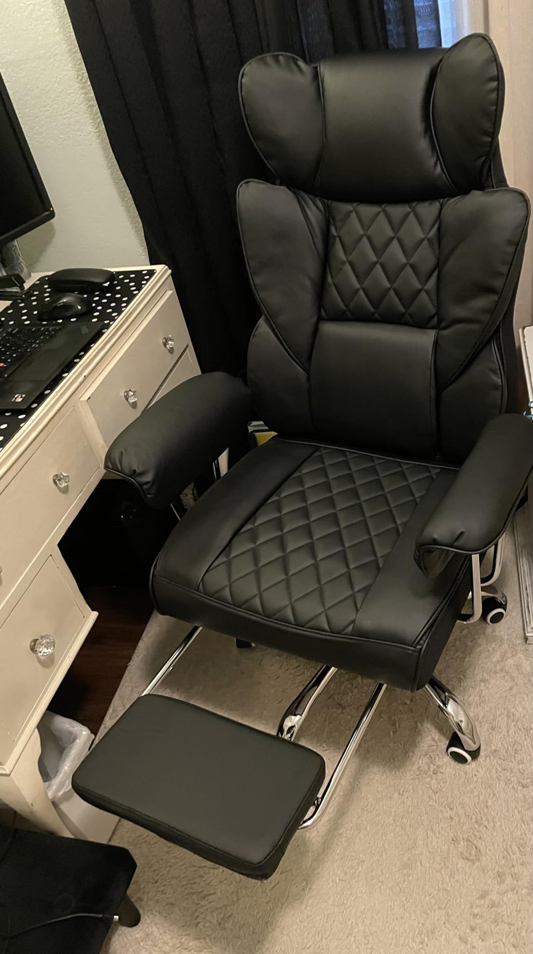 COMHOMA Big and Tall Office Chair, High Back Leather Gaming Chair with Footrest, Executive Ergonomic Office Chair with Pocket Spring Lumbar Support and with Outward Fixed Soft Armrests customer photo 2