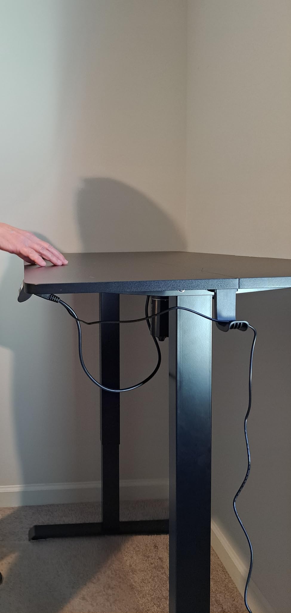 Veken 47.2 Inch Large Electric Standing Desk, Gaming Table, Black customer photo 1