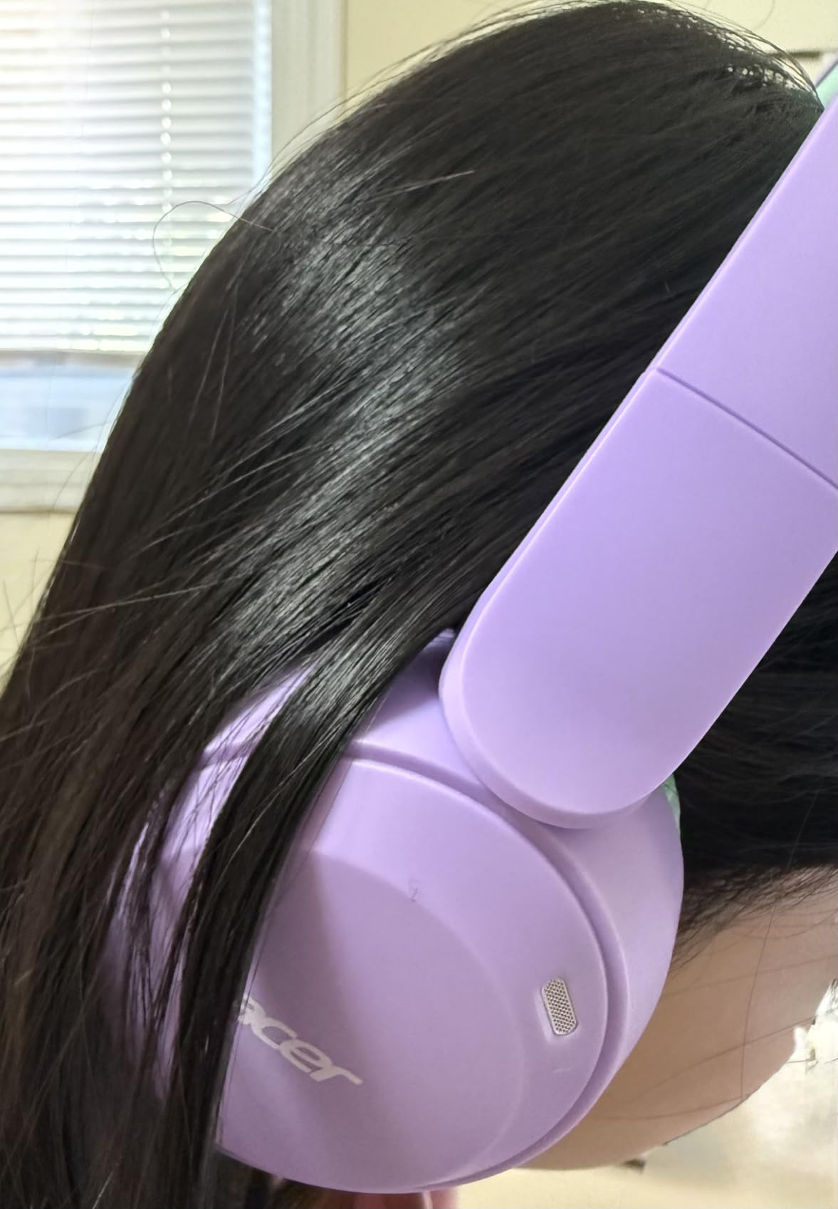 Acer Kids Bluetooth Headphones, 85/94dB Volume Limited, 60H Playtime, Bluetooth 6.0, Lightweight Over-Ear Wireless Headphones for Kids, Toddler Headphones with Built-in Mic, Purple-Green customer photo 2
