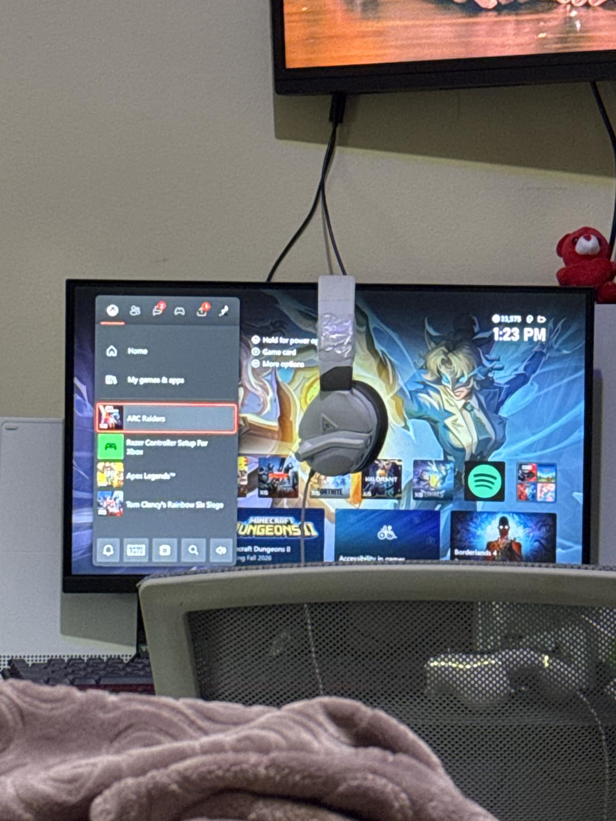 KOORUI 27 Inch Curved Computer Monitor, FHD 144Hz VA 1500R Office Monitor customer photo 1