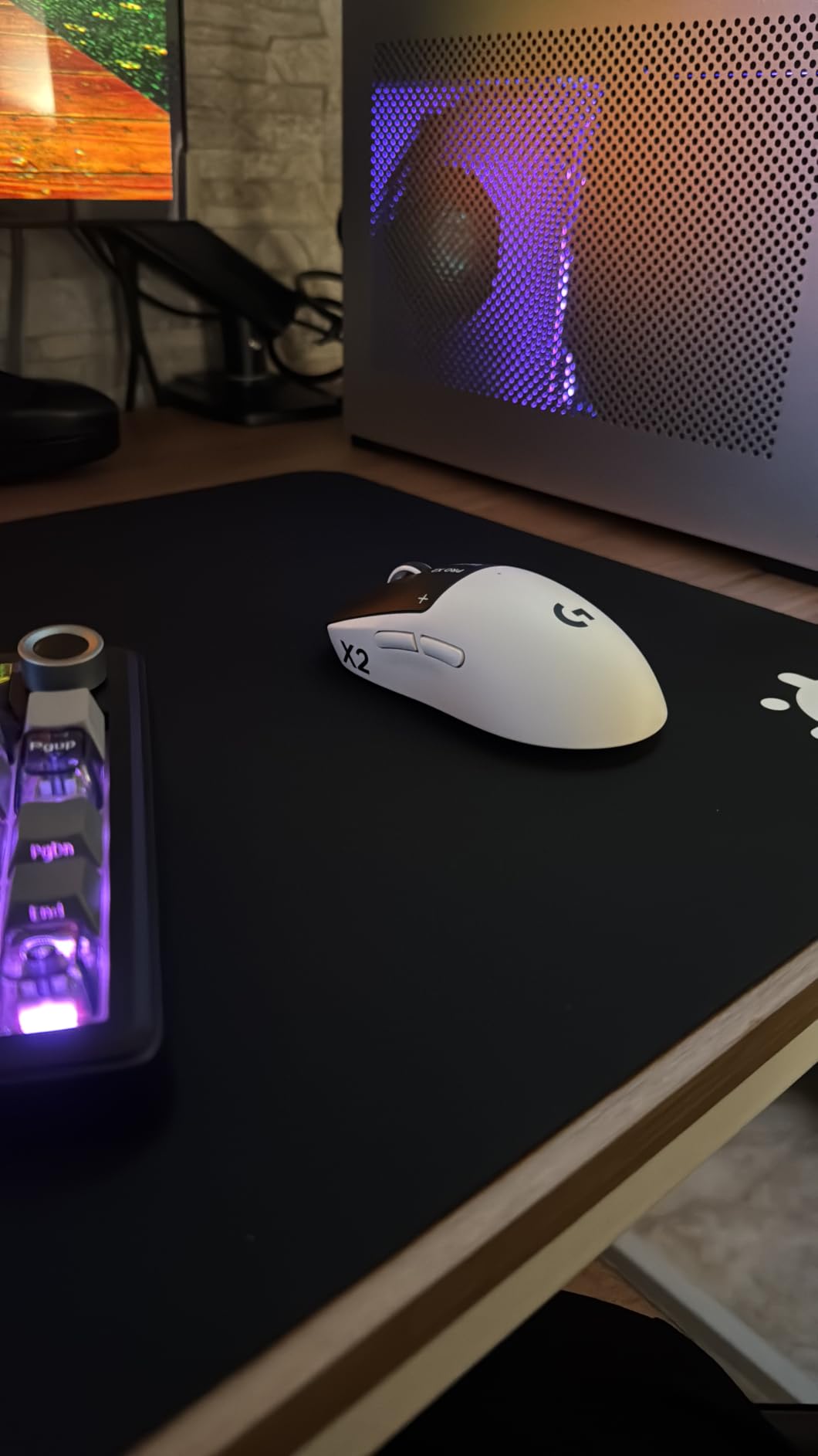 Logitech G PRO X2 SUPERSTRIKE Wireless Gaming Mouse - Black/White customer photo 2