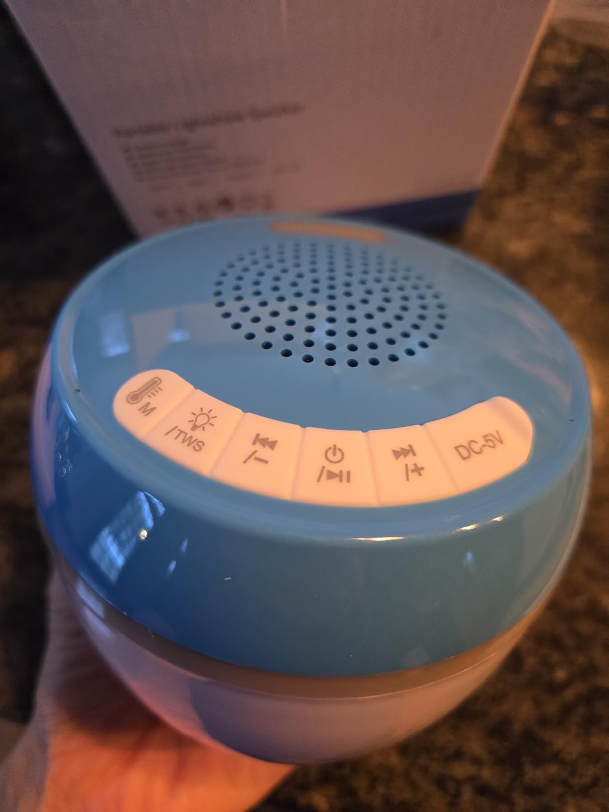 AearKing 3in1 Floating Pool Speaker with Digital Pool Thermometer & Lights customer photo 2
