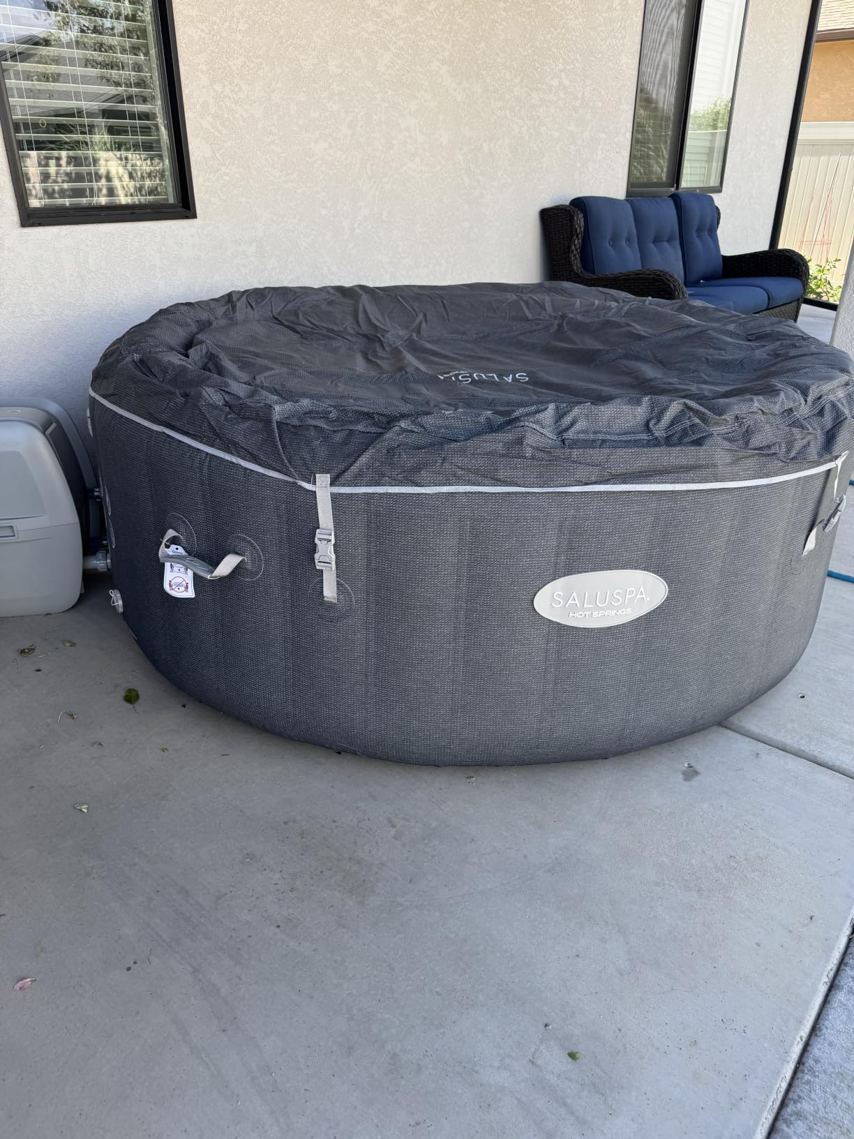 SaluSpa Hot Springs 4-6 Person Square Inflatable Hot Tub, Energy-Efficient customer photo 1