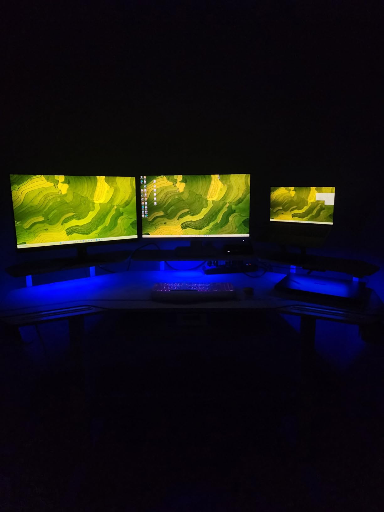 EUREKA ERGONOMIC Gaming Desk, 72
