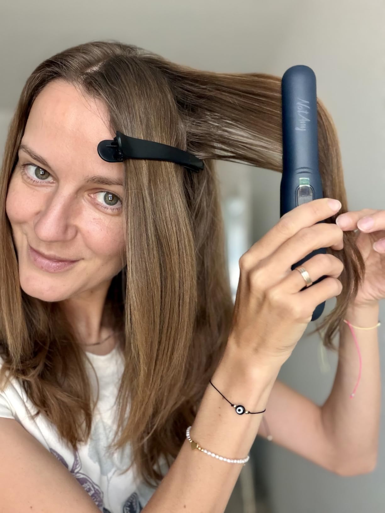 Cordless Hair Straightener, 1 Inch Portable Flat Iron Hair Straightener & Curler, Travel Hair Straighteners for Women, Titanium Floating Plates, Dual Voltage & 20S Fast Heat Up Includes Hair Clips customer photo 1
