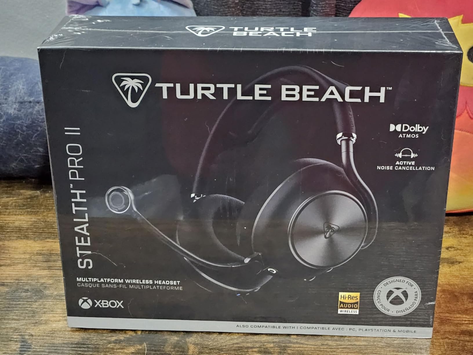 Turtle Beach Stealth Pro II Premium Wireless Gaming Headset for Xbox Series X|S, PS5, PS4, PC - Hi-Res Audio, Dolby Atmos, Active Noise Cancellation, Simultaneous Bluetooth, 24-bit Audio - White customer photo 2