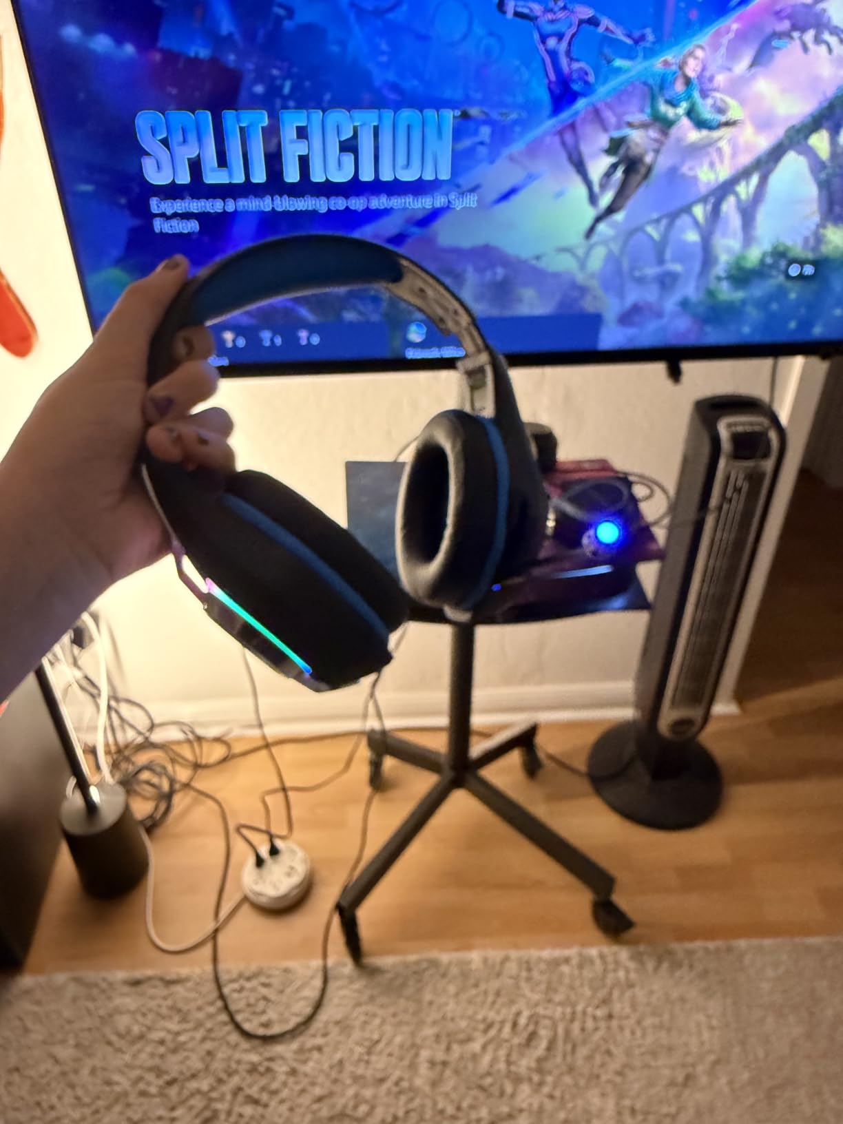 2.4GHz Wireless Gaming Headsets for PS5/PS4/Switch, RGB Noise Cancelling Over-Ear Headphones with 7.1 Surround Sound, 40mm Drivers, Bluetooth 5.4, 276g Ultraligero, Memory Foam, 45H Gaming Headphones customer photo 2