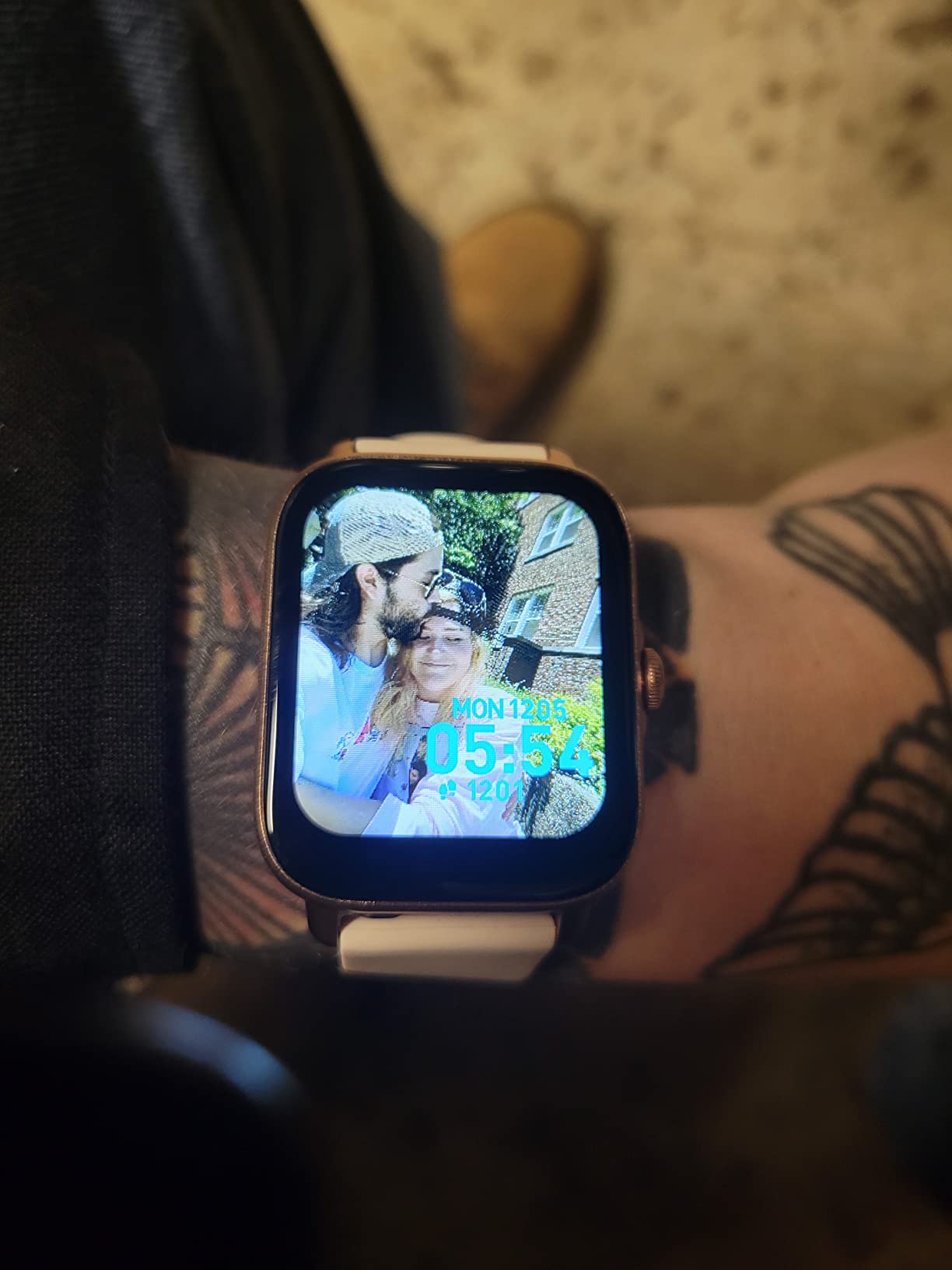 4G Kids Smart Watch with GPS Tracker, Video & Voice Call, SOS, WiFi, IP68 Waterproof, AI Smart Features, Parental Control Phone Watch for Boys Girls Age 4-12(SIM Card Included) customer photo 2