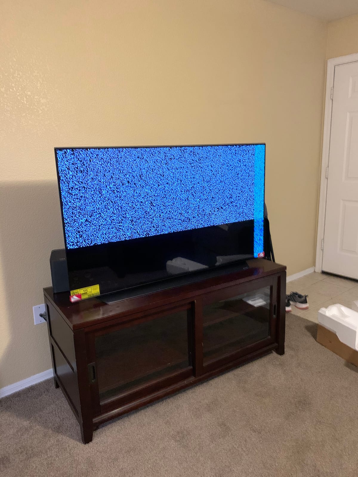 LG 77 Inch OLED evo AI C6H 4K Smart webOS TV (2026) OLED77C6HUP.AUSZ Bundle with Samsung HW-S50B 3.0ch All-in-One Soundbar, 2X HDMI Cable and Deco Gear Home Theater Beginner's Guide customer photo 1