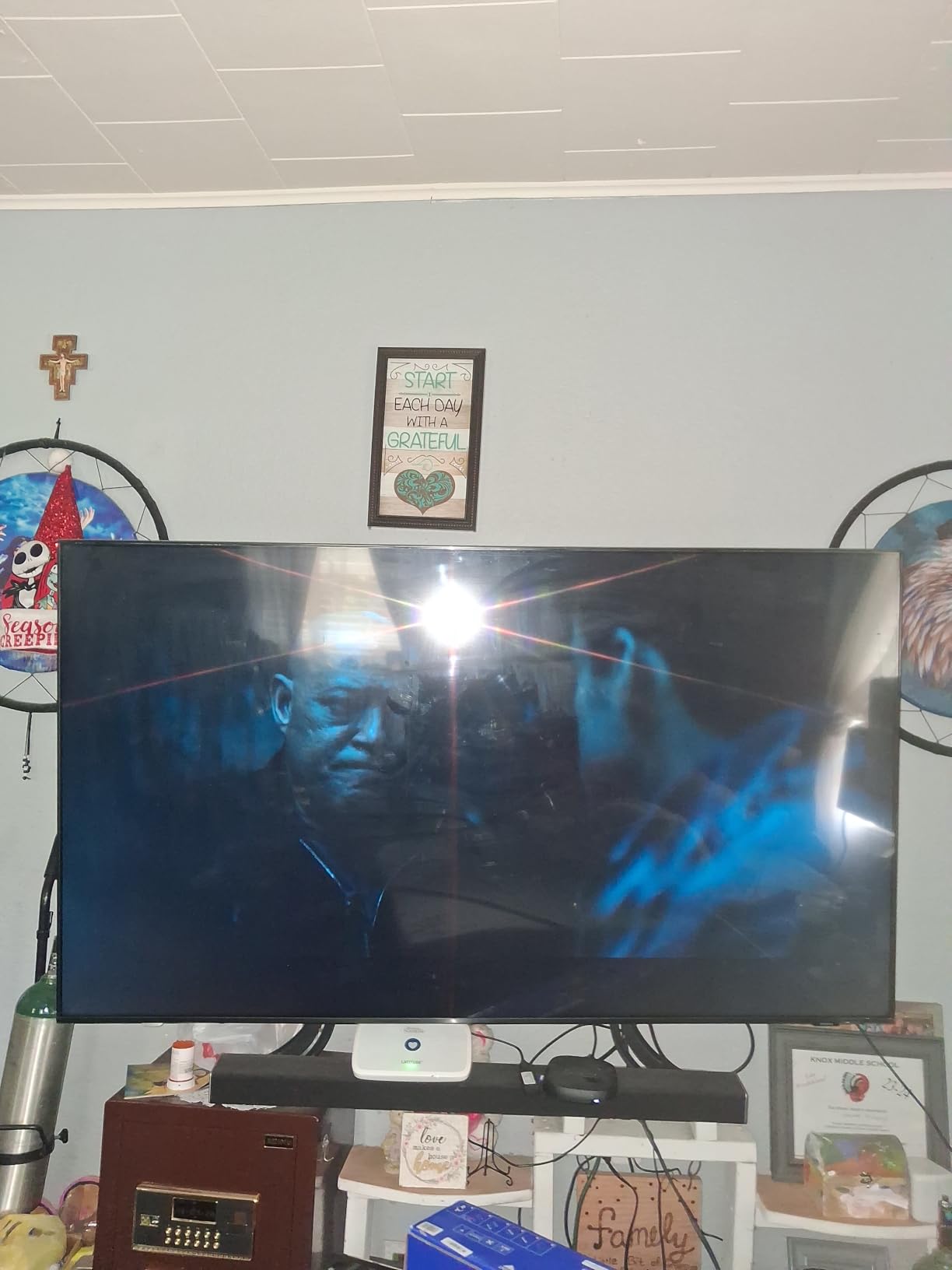 Samsung 65-Inch Class Crystal UHD U8000H Series Samsung Vision AI Smart TV (2026 Model, 65U8000H) Processor 4K, Endless Free Content, Motion Xcelerator, Color Booster, Alexa Built-in customer photo 1