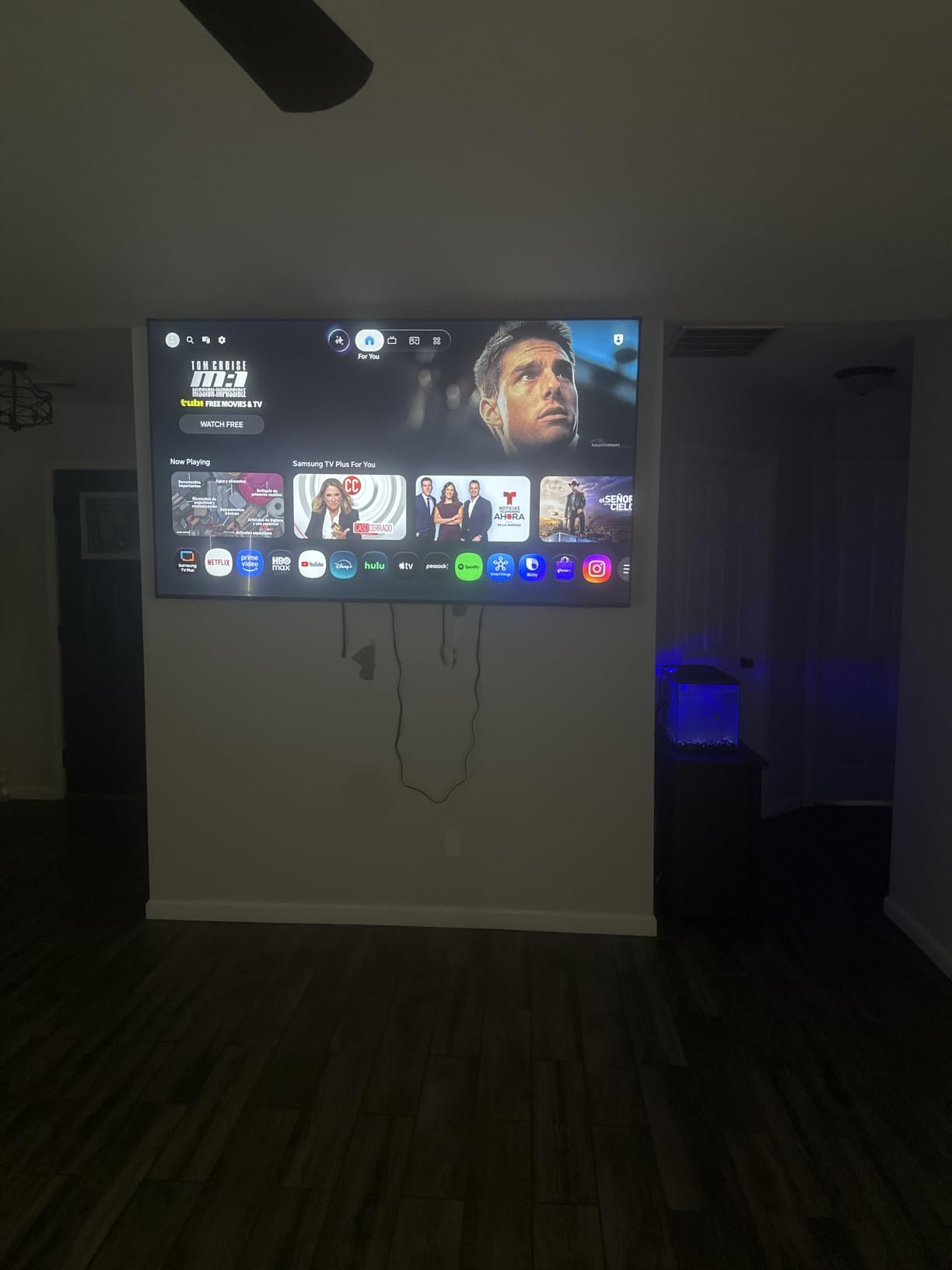 Samsung 65-Inch Class Crystal UHD U8000H Series Samsung Vision AI Smart TV (2026 Model, 65U8000H) Processor 4K, Endless Free Content, Motion Xcelerator, Color Booster, Alexa Built-in customer photo 2