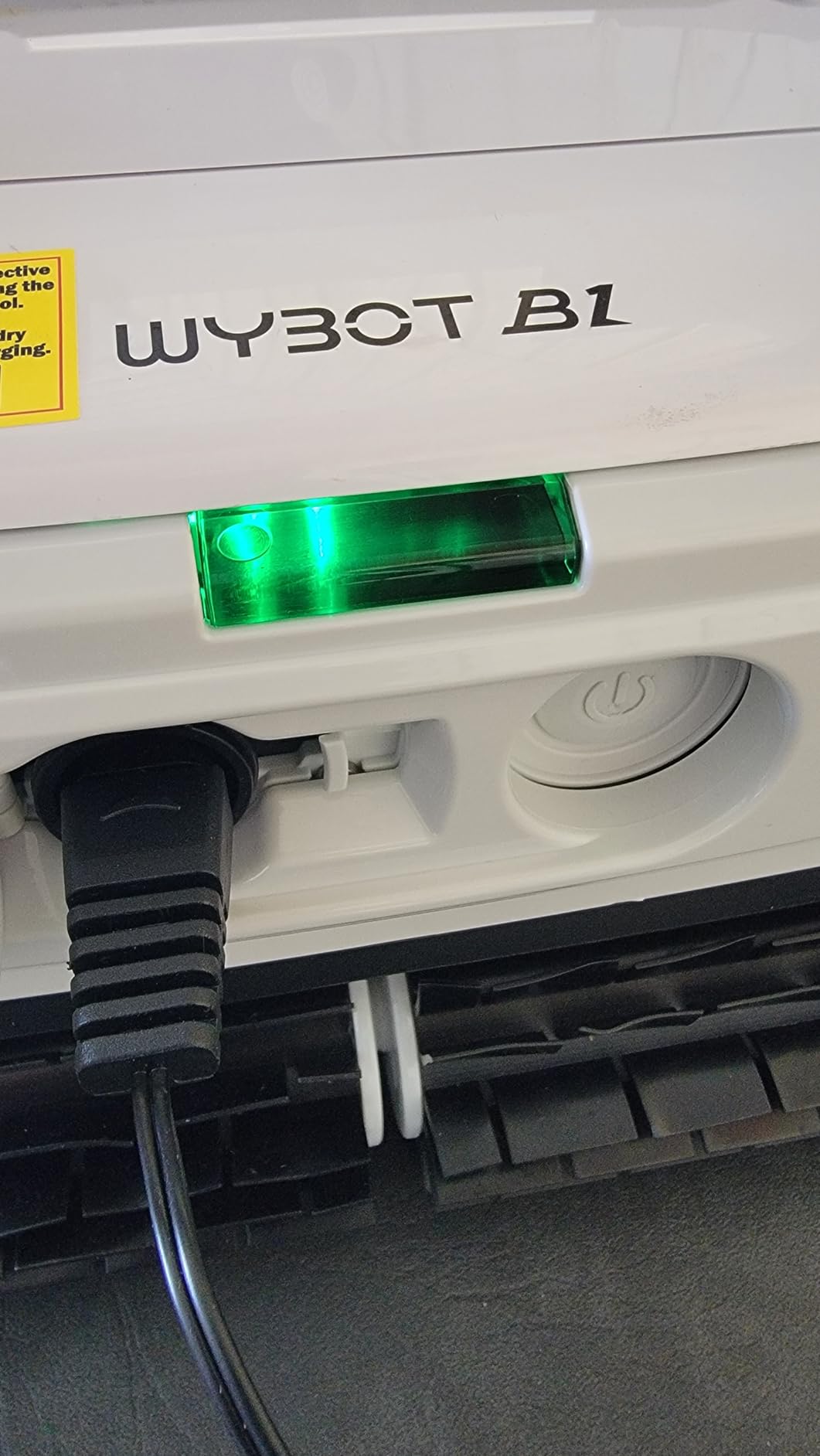 (2026 NEW) WYBOT B1 Cordless Robotic Pool Vacuum Six-Roller Brush customer photo 1