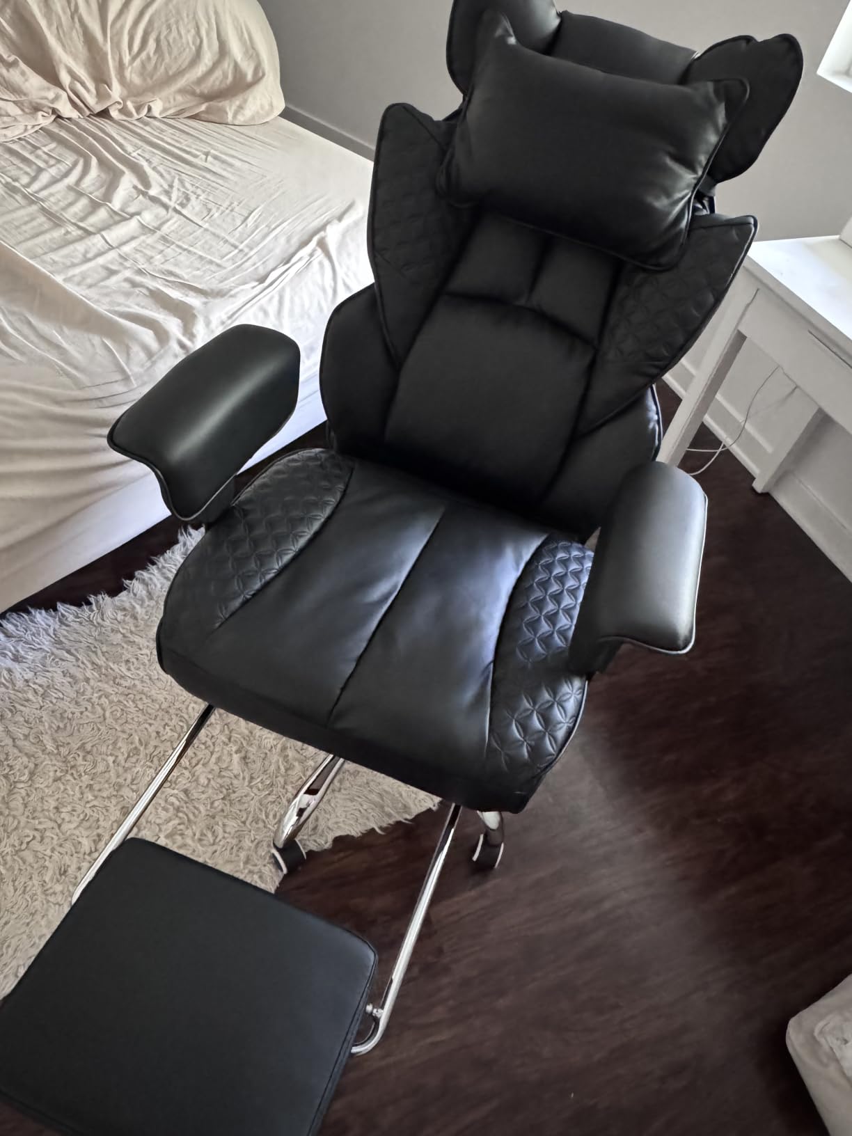 GTPLAYER Big and Tall Gaming Chair 400lbs Heavy Duty Office Chair with Footrest, High Back Pocket Spring Lumbar Support, Ergonomic Wide Comfy Seated Cushion for Lower Back Pain Relief, Carbon-Black customer photo 1