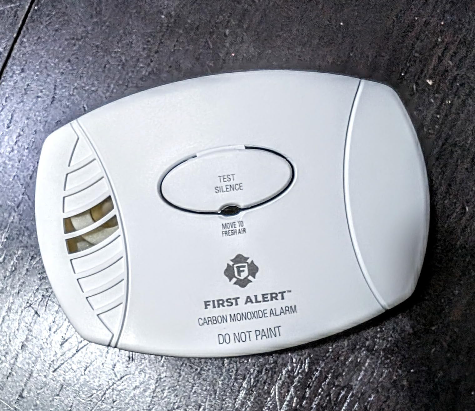 FIRST ALERT CO605 Plug-in Carbon Monoxide Detector with Battery Backup, White customer photo 2