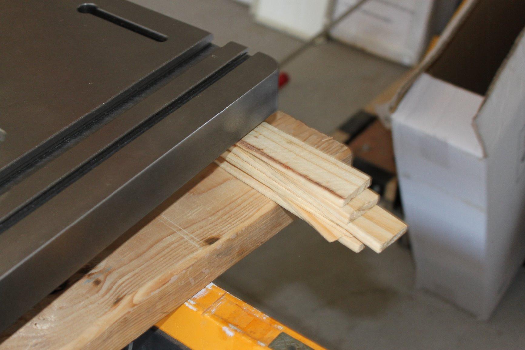 Rockler Router Table w/ 28” ProFence and Plate, Cast Iron Top (40-120) customer photo 1