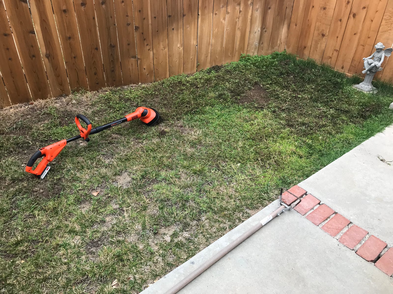 BLACK+DECKER 20V MAX* POWERCONNECT Cordless Garden Tiller Kit, Tool Only (LGC120B) customer photo 1
