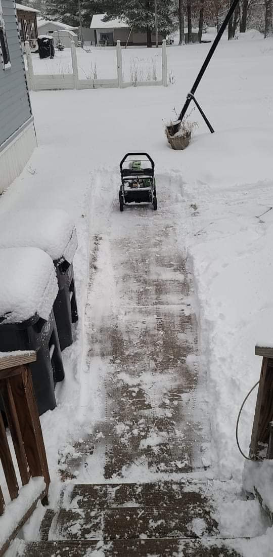 Greenworks 80V (75+ Compatible Tools) 20” Brushless Cordless Snow Blower, 2.0Ah Battery and Charger Included customer photo 1