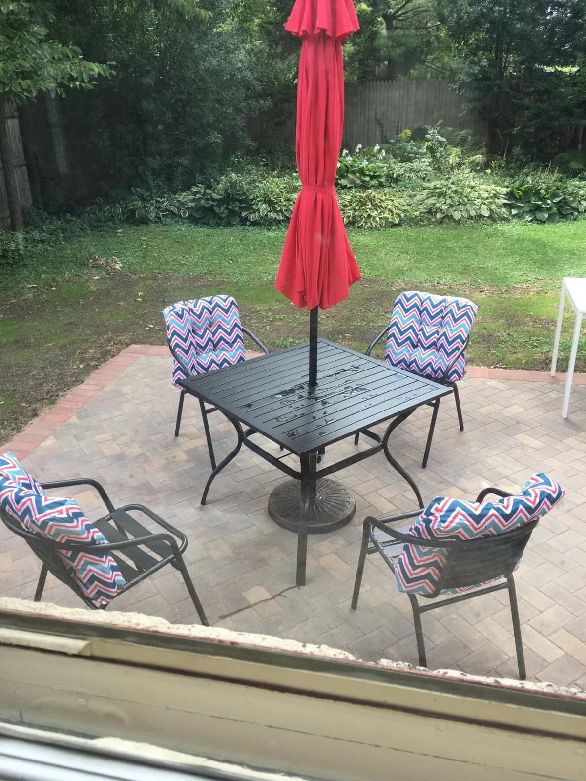 Flash Furniture Aluminum Slat Back Stacking Outdoor Restaurant Chairs, Modern Stackable Patio Chairs for Restaurants, Set of 4, Black customer photo 2