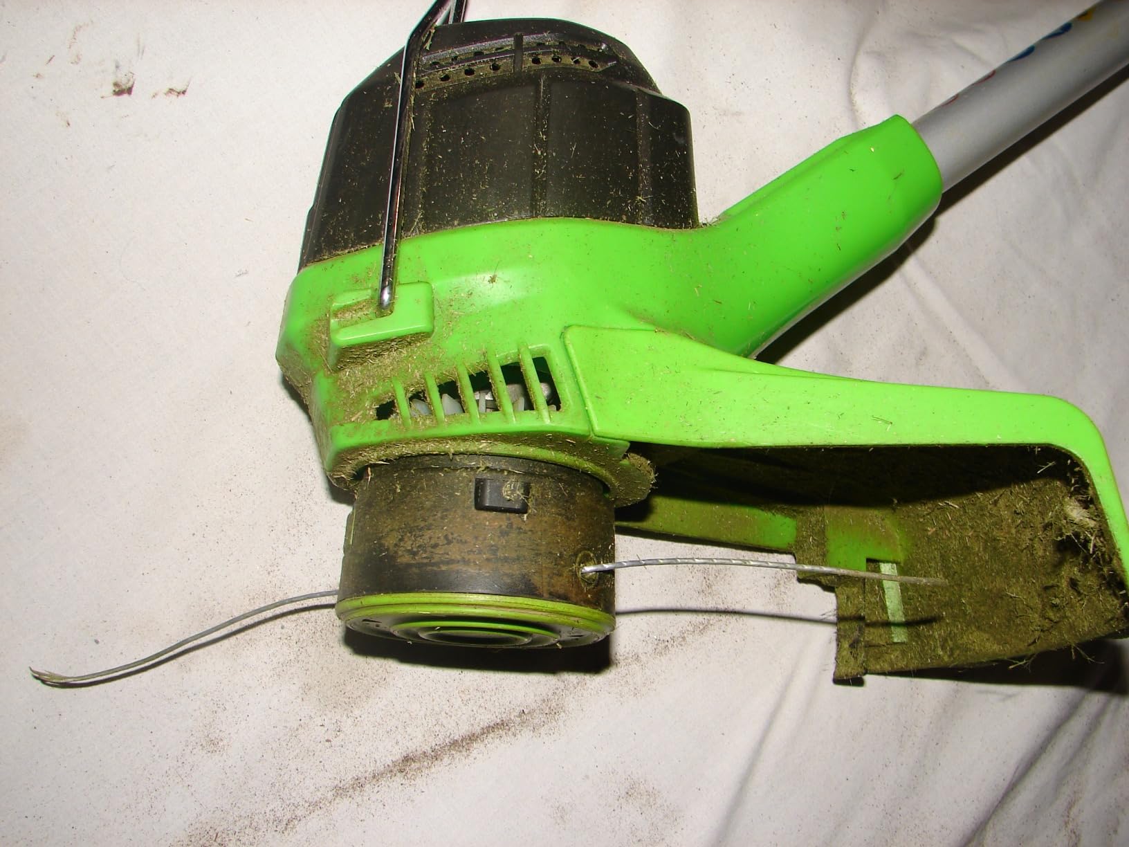 Greenworks 40V 12-Inch Cordless String Trimmer, Battery and Charger Not Included, BST4000 customer photo 1
