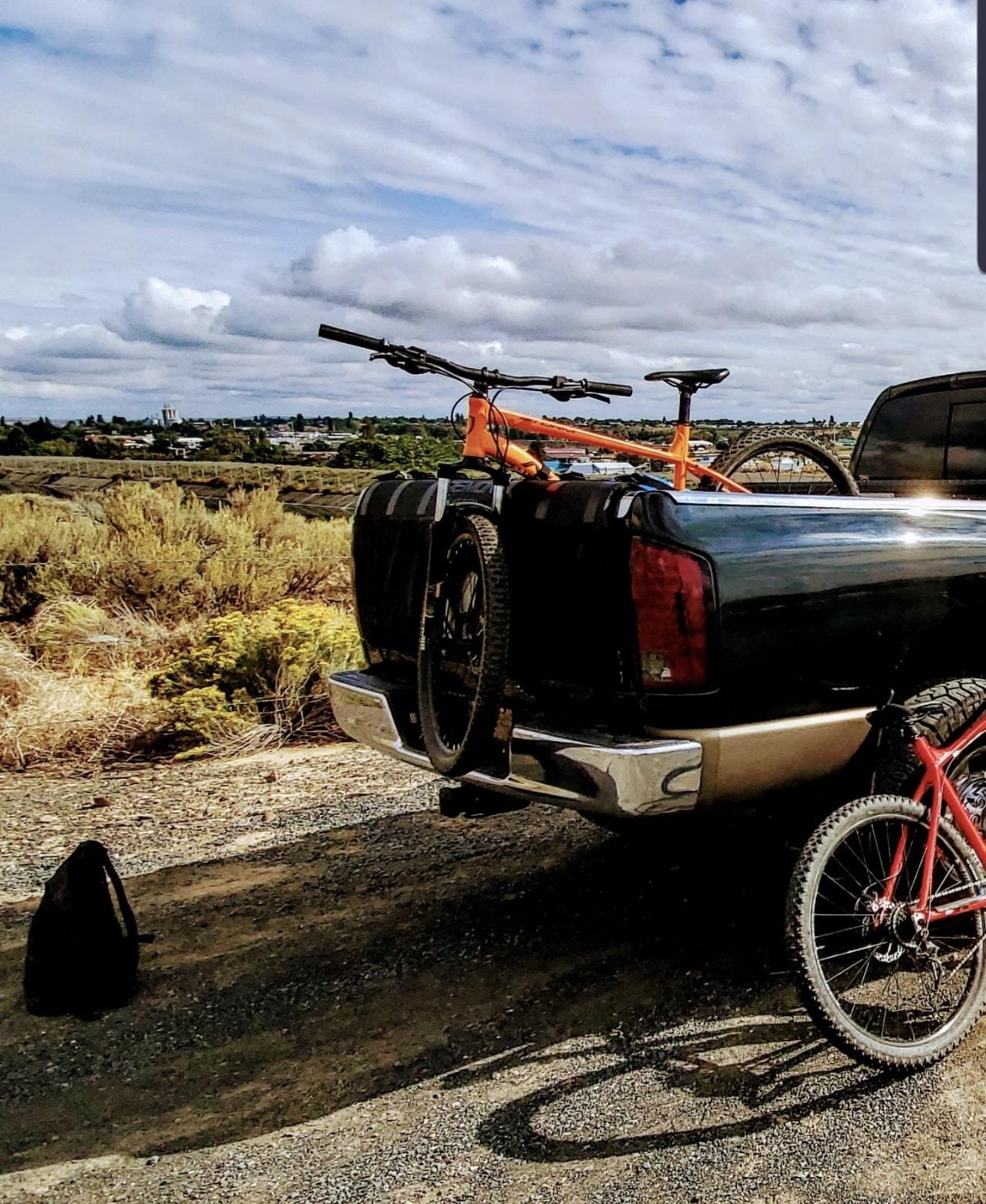 Demon Tailgate Pad for Mountain Bikes with Tool Pocket for Mechanic Tools/Tailgate Cover with Secure Bike Frame Straps customer photo 1