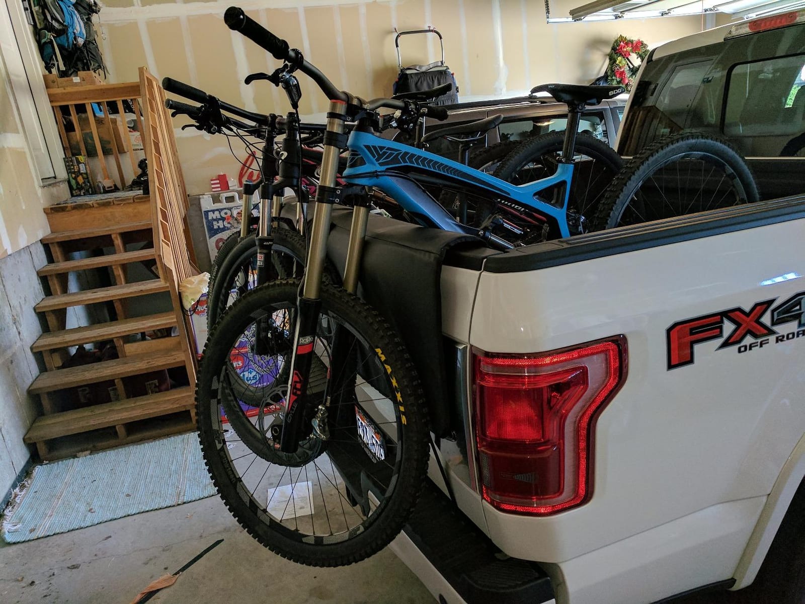 Demon Tailgate Pad for Mountain Bikes with Tool Pocket for Mechanic Tools/Tailgate Cover with Secure Bike Frame Straps customer photo 2