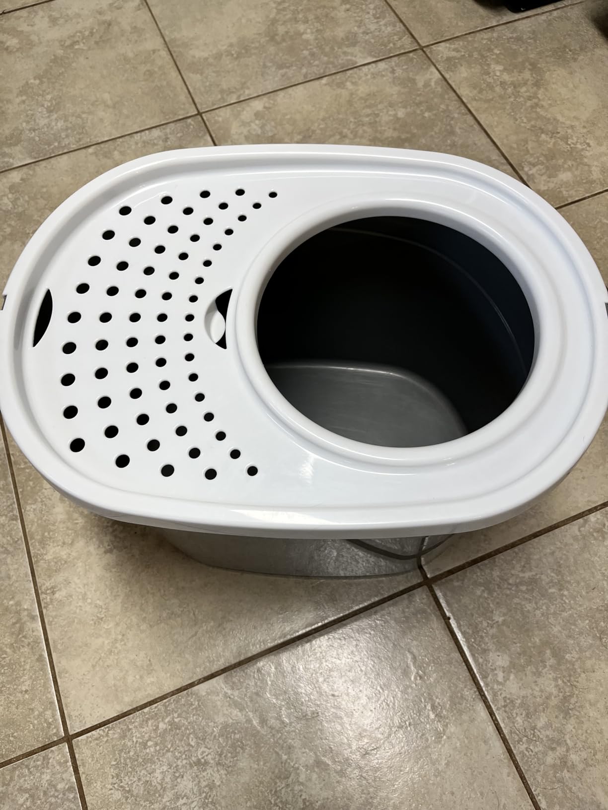 IRIS USA Top Entry Cat Litter Box, Hooded Privacy, Large, Gray/White customer photo 2