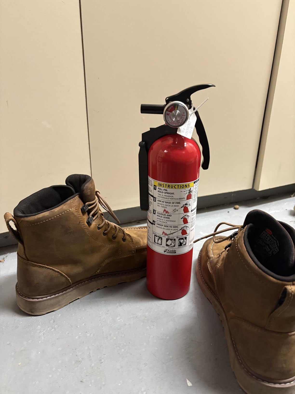 Kidde Basic 110 Fire Extinguisher for Home, 1-A:10-B:C, FA110G, 2 Pack customer photo 1