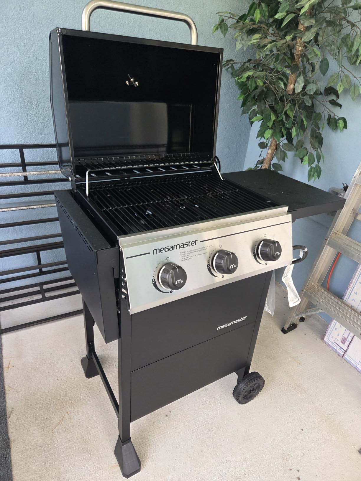 Megamaster Propane 3 Burner Gas Grill, Foldable Shelves with Warming Rack customer photo 2