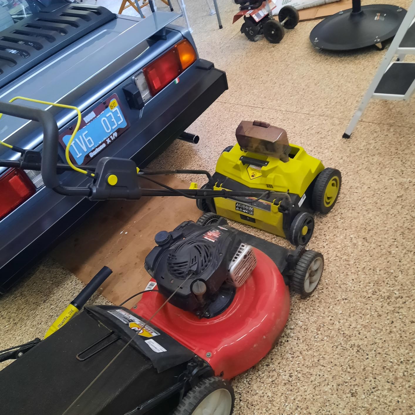 Sun Joe Cordless Scarifier & Dethatcher with 5 Depth Positions & 600W Brushless Motor, 15-Inch Cutting Width - Heavy-Duty Yard Trimmer Machine for Gardening Care and Lawn Maintenance, 24V-X2-DTS15 customer photo 2