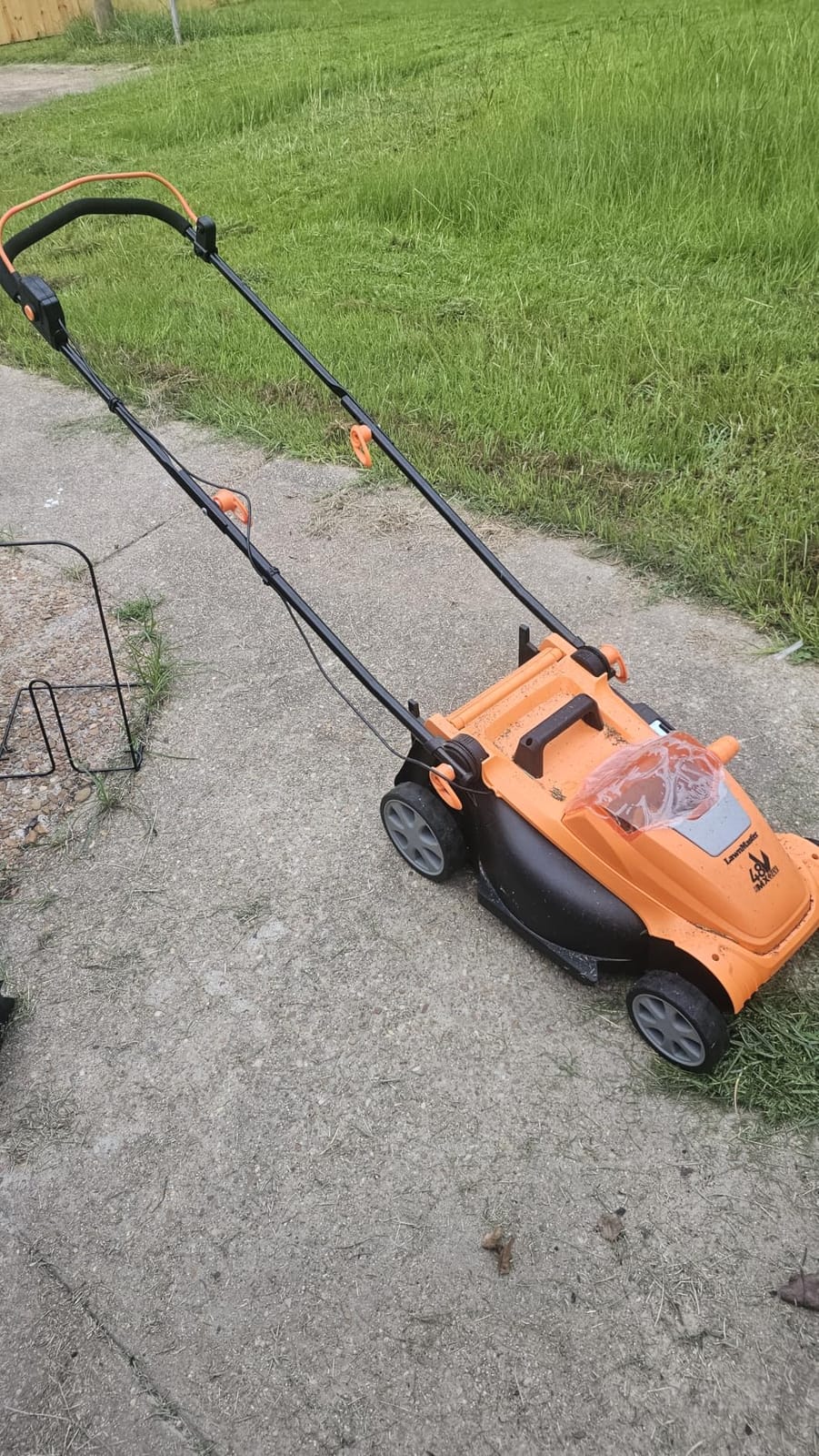 LawnMaster MEB1114K Electric Corded Lawn Mower 15-Inch 11AMP customer photo 2