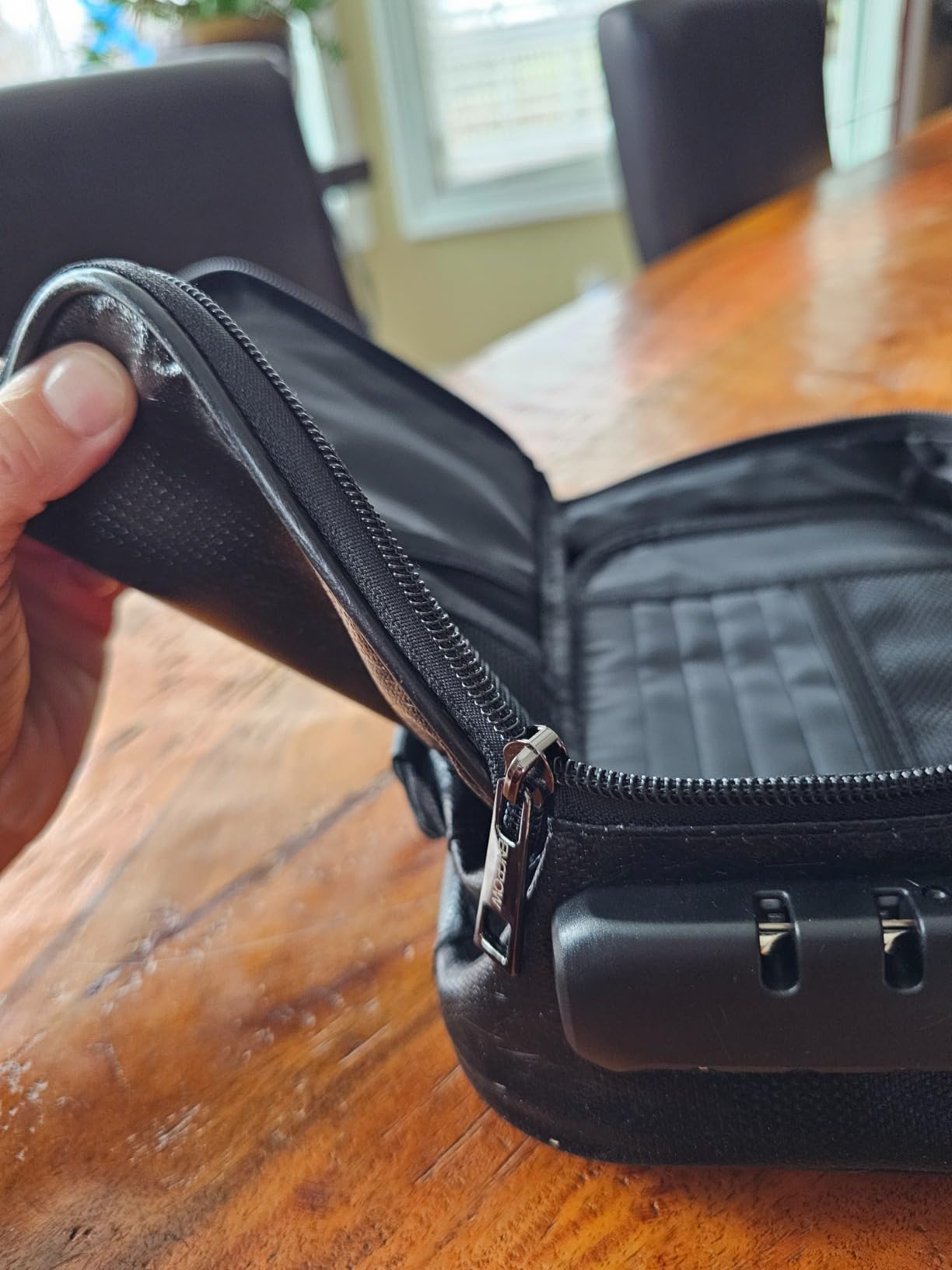 ENGPOW Small Fireproof Storage Organizer Case with Lock, 9”x 5.3”x 3.7” customer photo 1