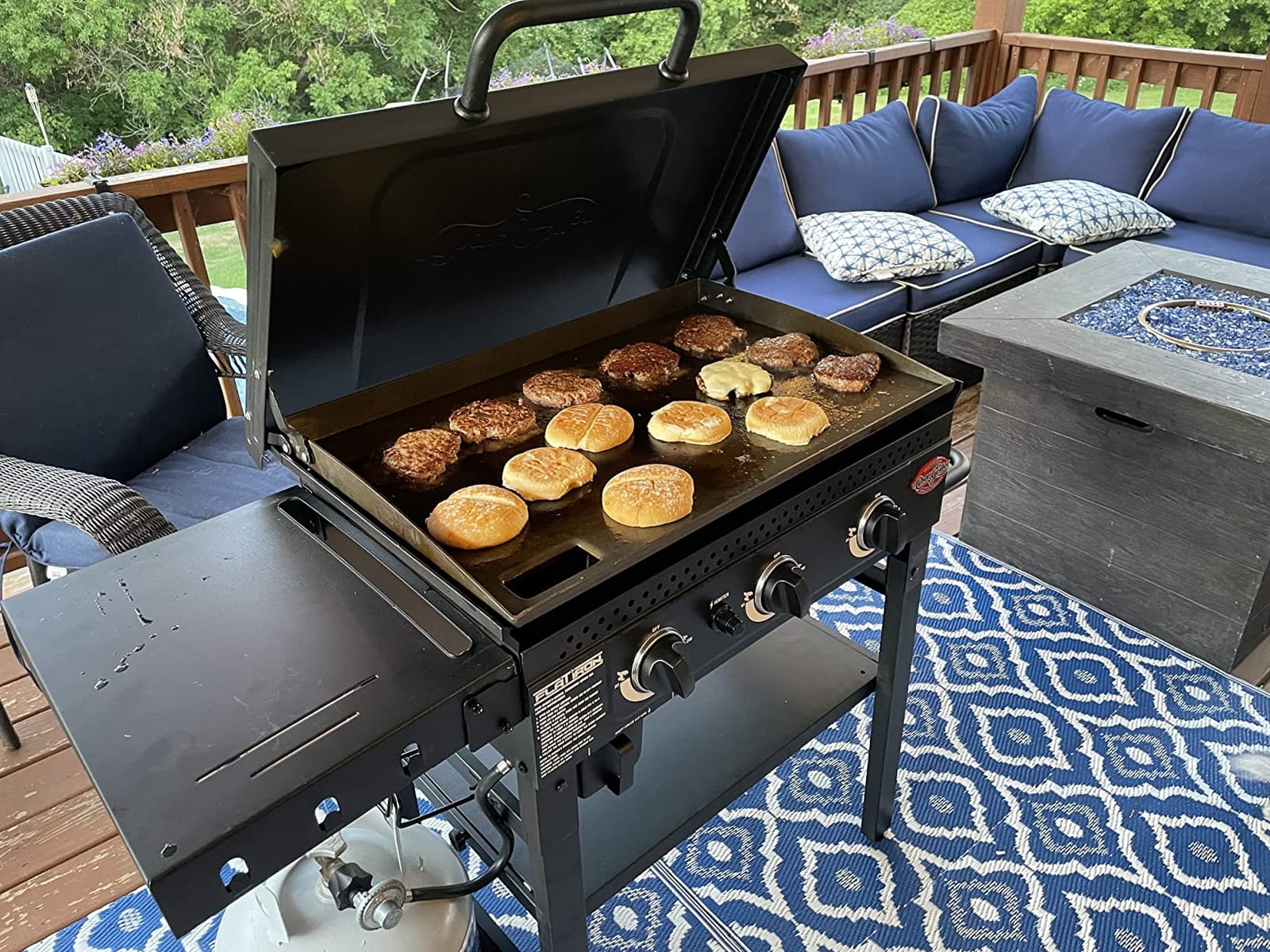 Char-Griller® Flat Iron 3-Burner Propane Gas Flat-Top Griddle with Steel Griddle Top, Hinged Lid and Wind Guards, 520 Cooking Square Inches in Black, Model 8428 customer photo 2