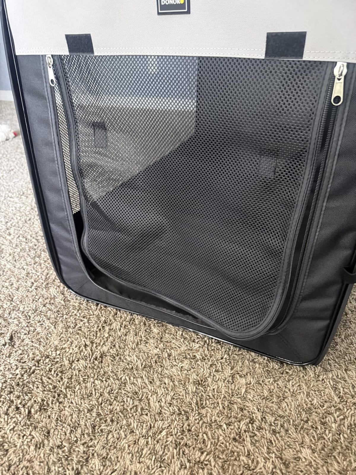DONORO Dog Kennels and Crates for Medium Dogs, Portable Pop Up Indoor Pet Cage with Sturdy Wire Frame, Collapsible Travel Crate Soft Sided Cat Bag Escape Proof (Brown, 28.0