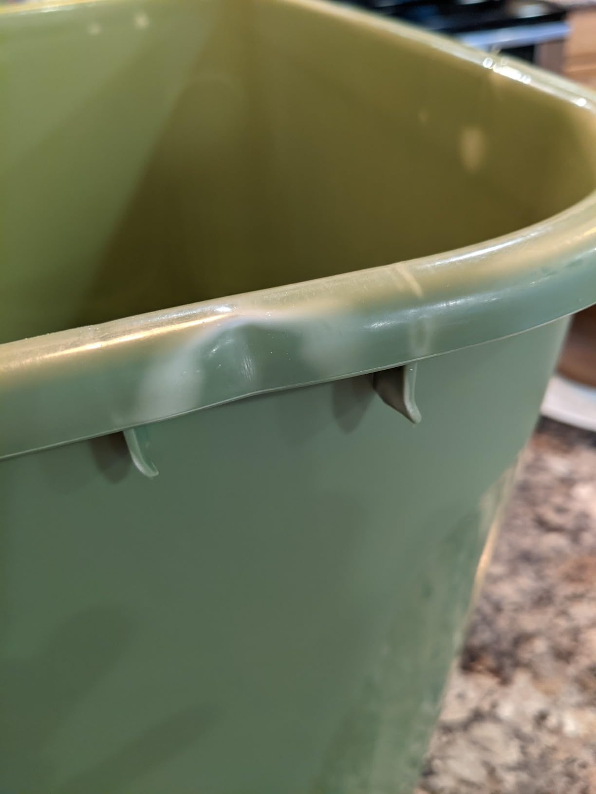 Extra Large Litter Box with High Sides 25.27