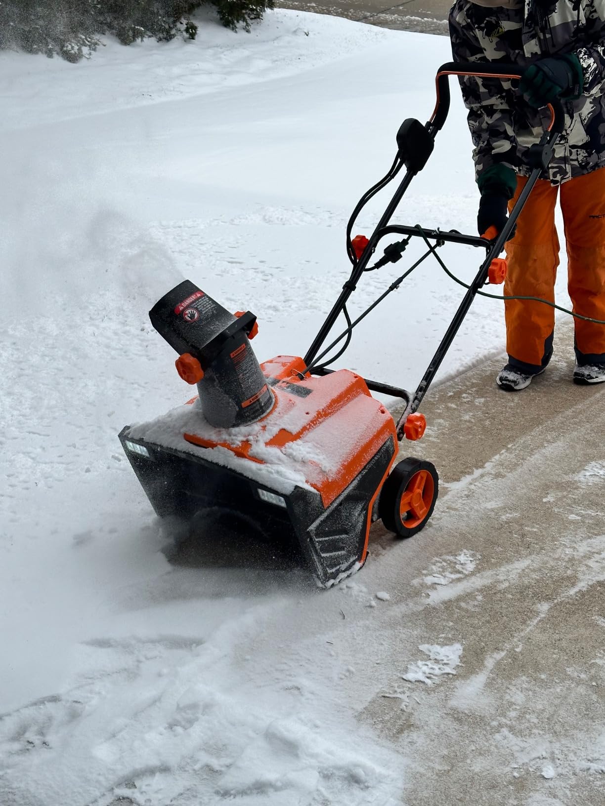 WEN Snow Thrower, 15-Amp 20-Inch Electric Snow Blaster with Dual LED Lights (5670) customer photo 2