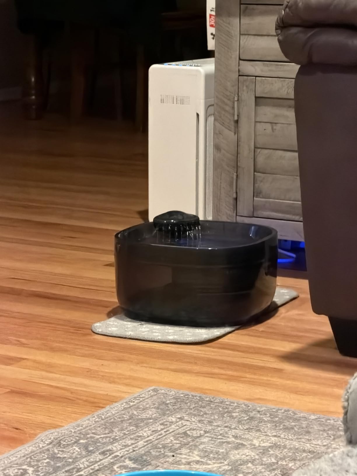 7L/1.8Gal Dog Water Fountain for Large Dog, FEELNEEDY Dog Water Bowl Dispenser Pet Water Fountain, Water Dispenser for Dogs with Ultra Quiet Pump for Multiple Pets with 3 Filters (FN-W05, Clear Blue) customer photo 1