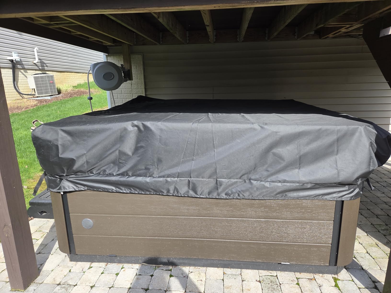 QH.HOME Waterproof Hot Tub Cover 76 x 76 with Ratchet Tie-Down System customer photo 1