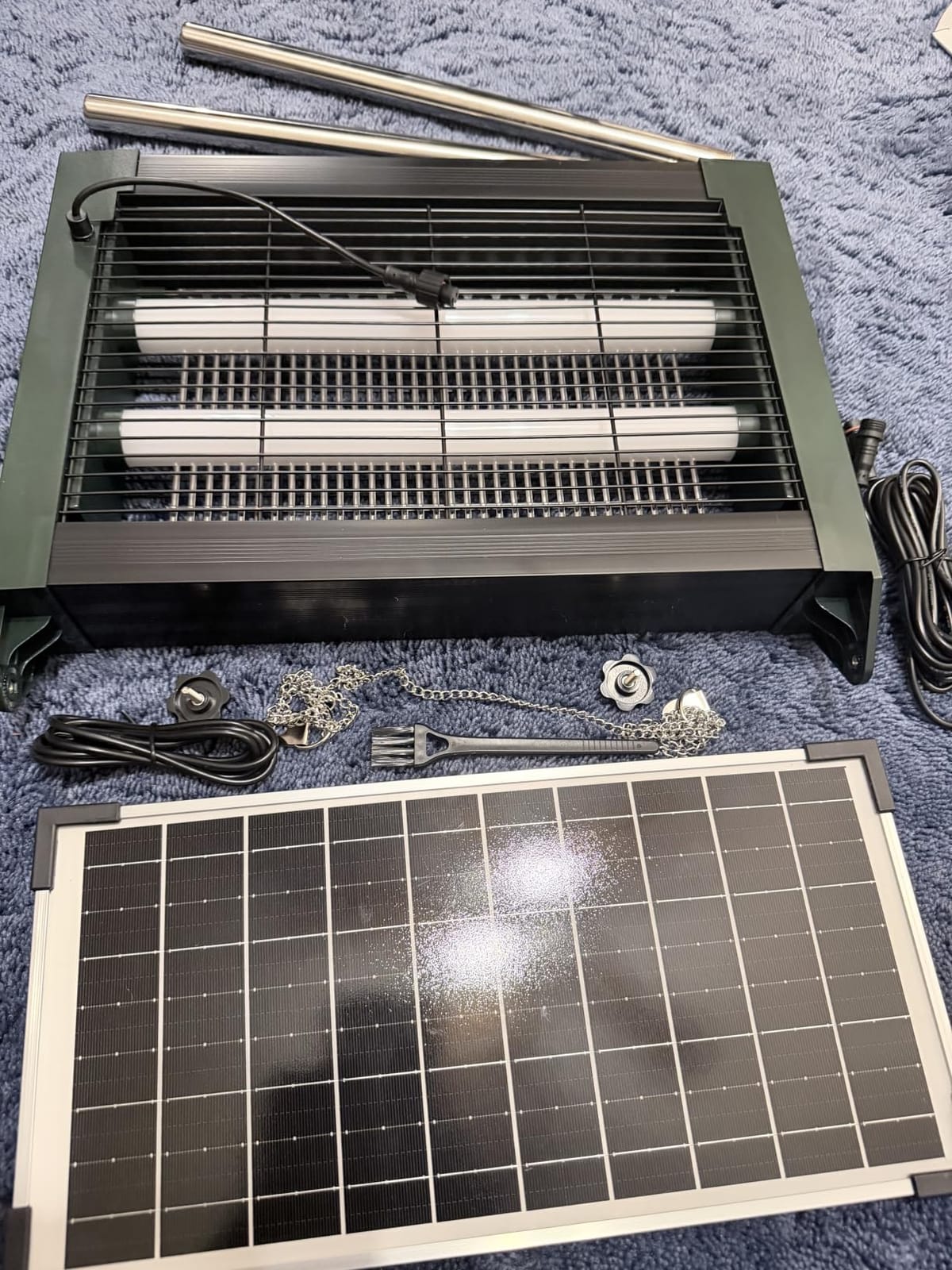 Solar Bug Zapper 4500V, Waterproof Mosquito Zapper Fly Traps Outdoor Patio customer photo 2