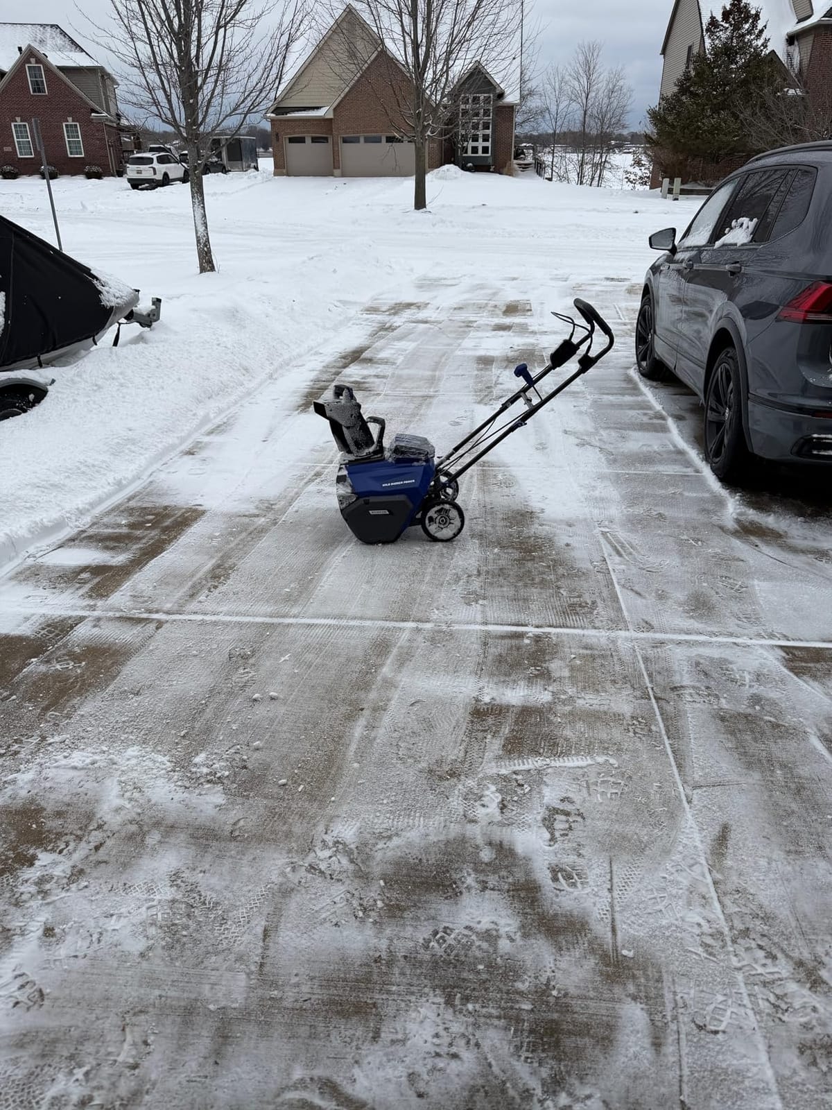 Wild Badger Power 40V 20-Inch Brushless Cordless Electric Snow Blower customer photo 1