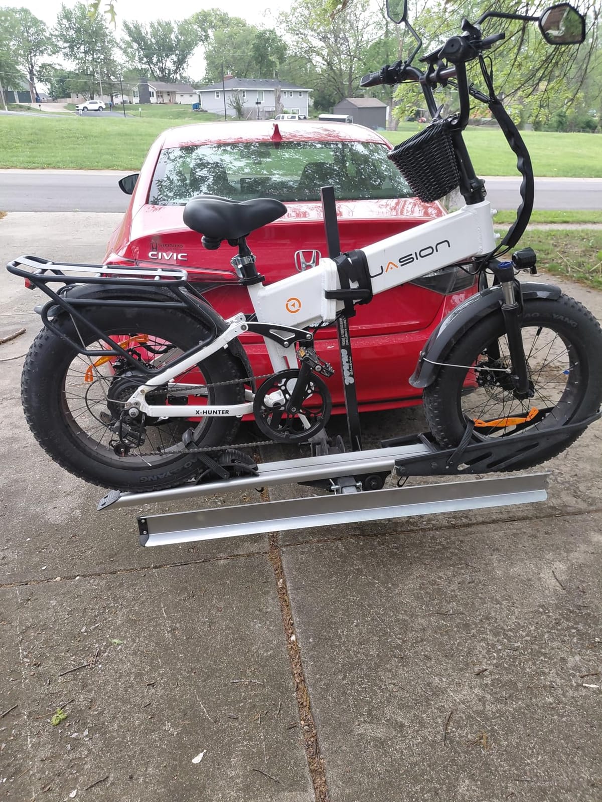 YOUNG ELECTRIC Single 1-Ebike Rack Hitch Mount with Ramp Foldable Bike Carrier 100 lbs. Capacity for Cars SUV Truck Trailer and RV customer photo 2