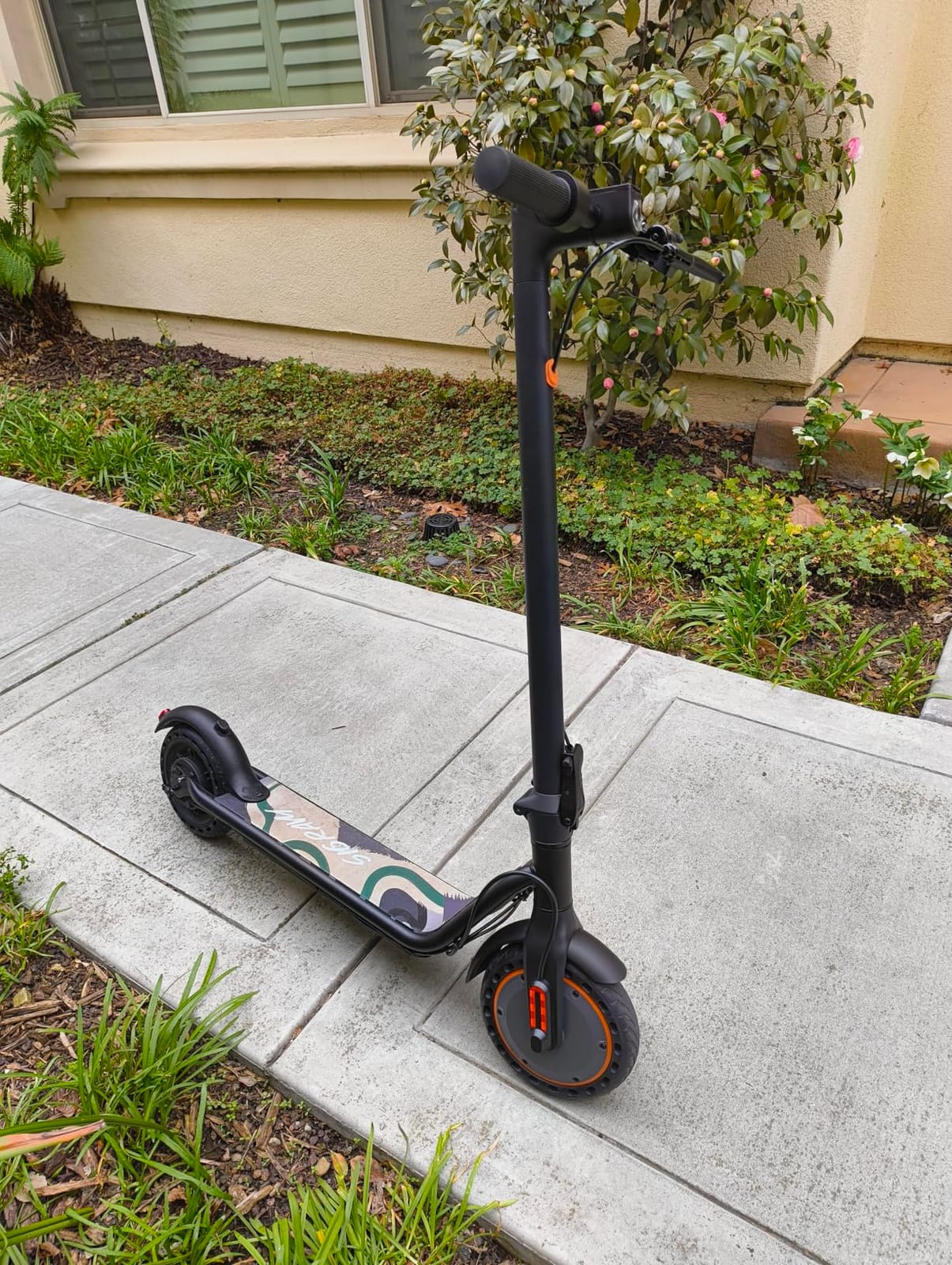 Sigravy Folding Electric Scooter Adults, Commuter Escooter for Teens Girls customer photo 1