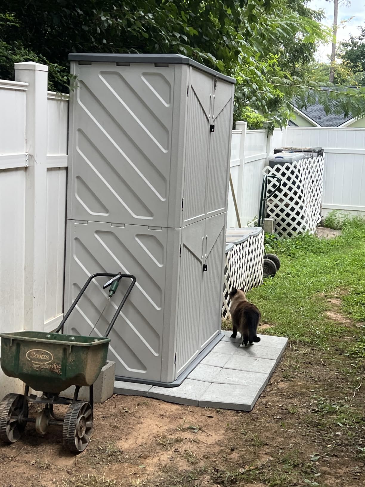 Aoxun 64 Cu.Ft Resin Outdoor Storage Shed with 2 Shelves & Floor, White customer photo 2