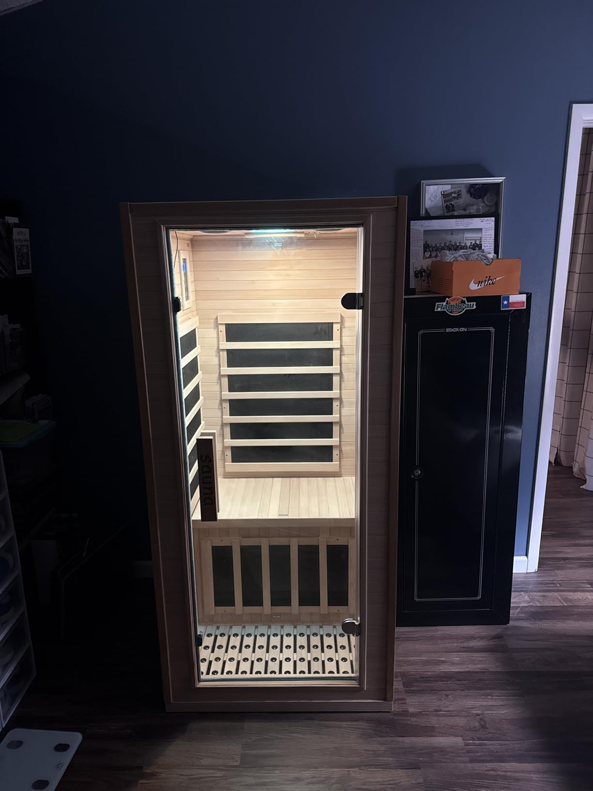 2-Person Infrared Sauna, Indoor Home Sauna Room Hemlock Wood Sauna Low EMF Far Infrared Heating with Tempered Glass Door Bluetooth Speakers, Chromotherapy Lights for Family(110V, 1850W)Truck delivery customer photo 2