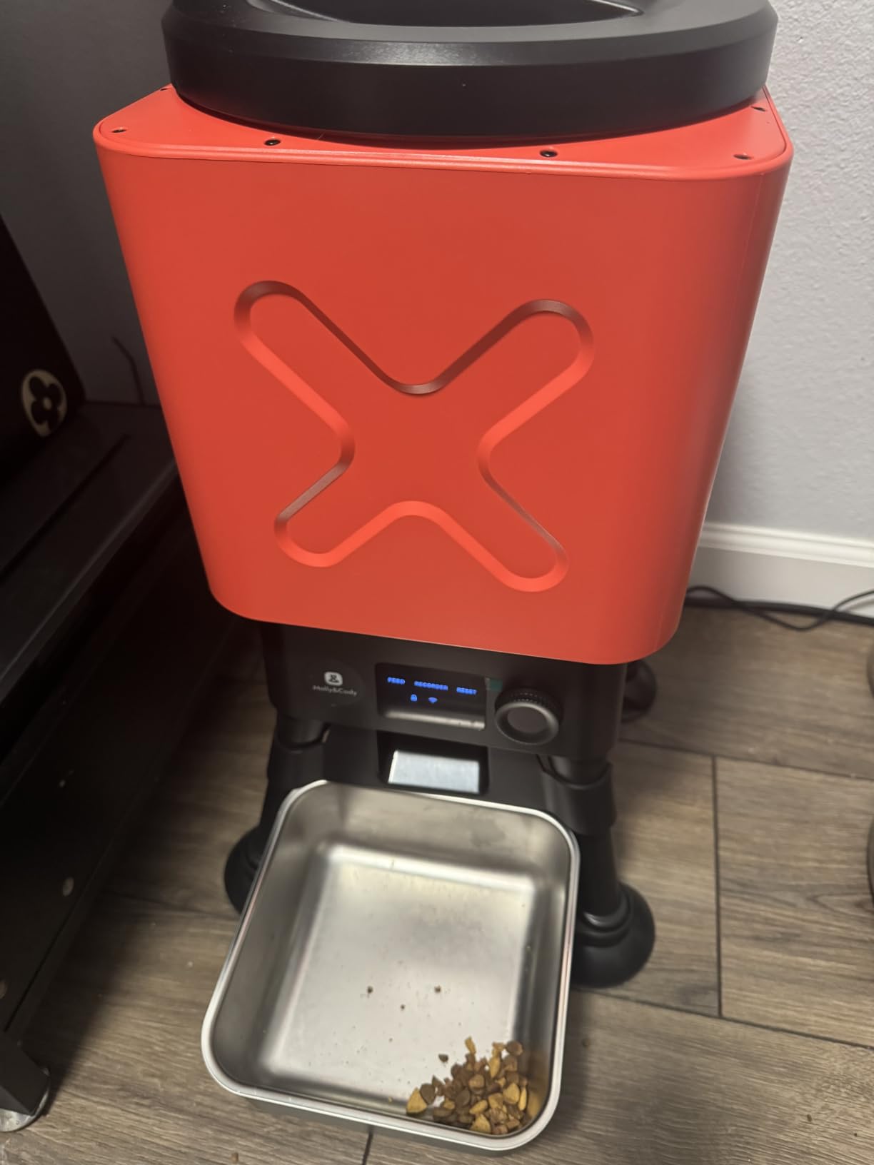 Automatic Dog Feeder for Large Dogs, 14L Capacity, Remote Feeding, Anti-Blockage System, Timed Auto Dog Food Dispenser, 2.4G WiFi App Control，Dual Power Supply,Stainless Steel Bowl customer photo 1