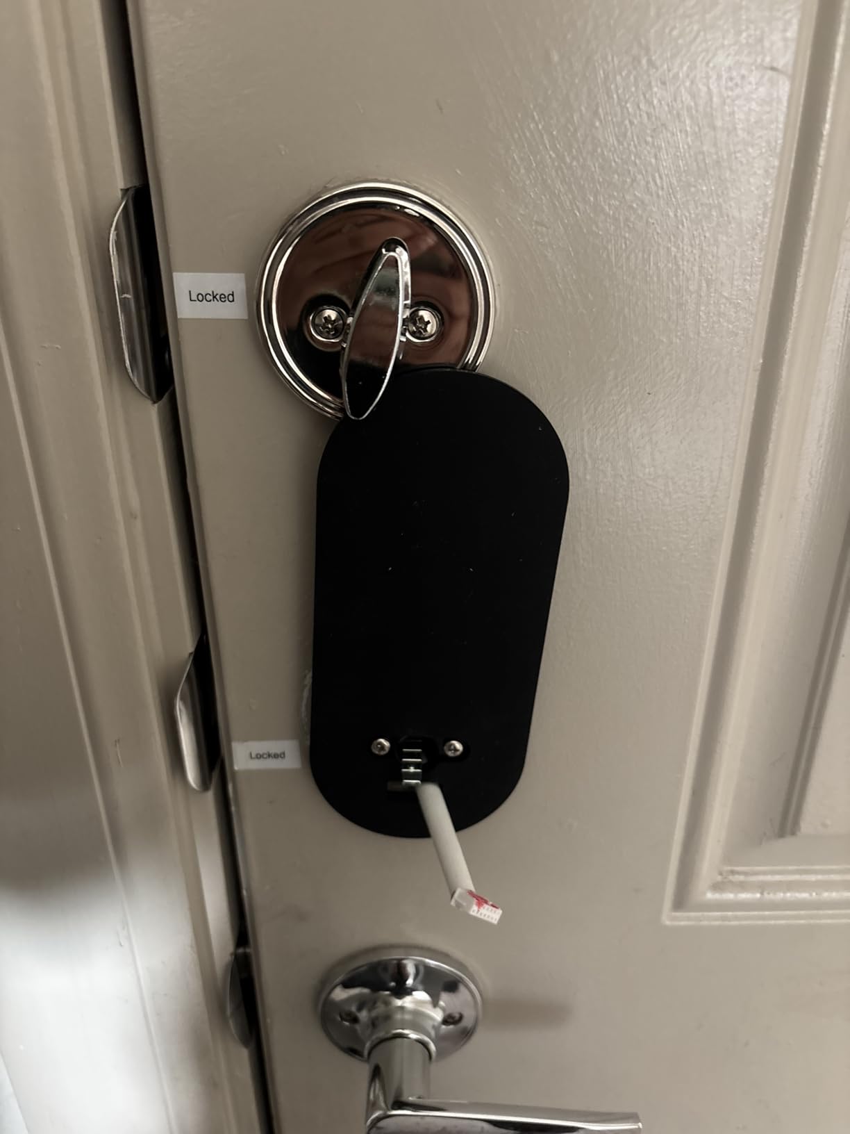 Tapo Smart Wi-Fi Deadbolt Door Lock, Keyless Tactile Buttons, DL100 customer photo 1