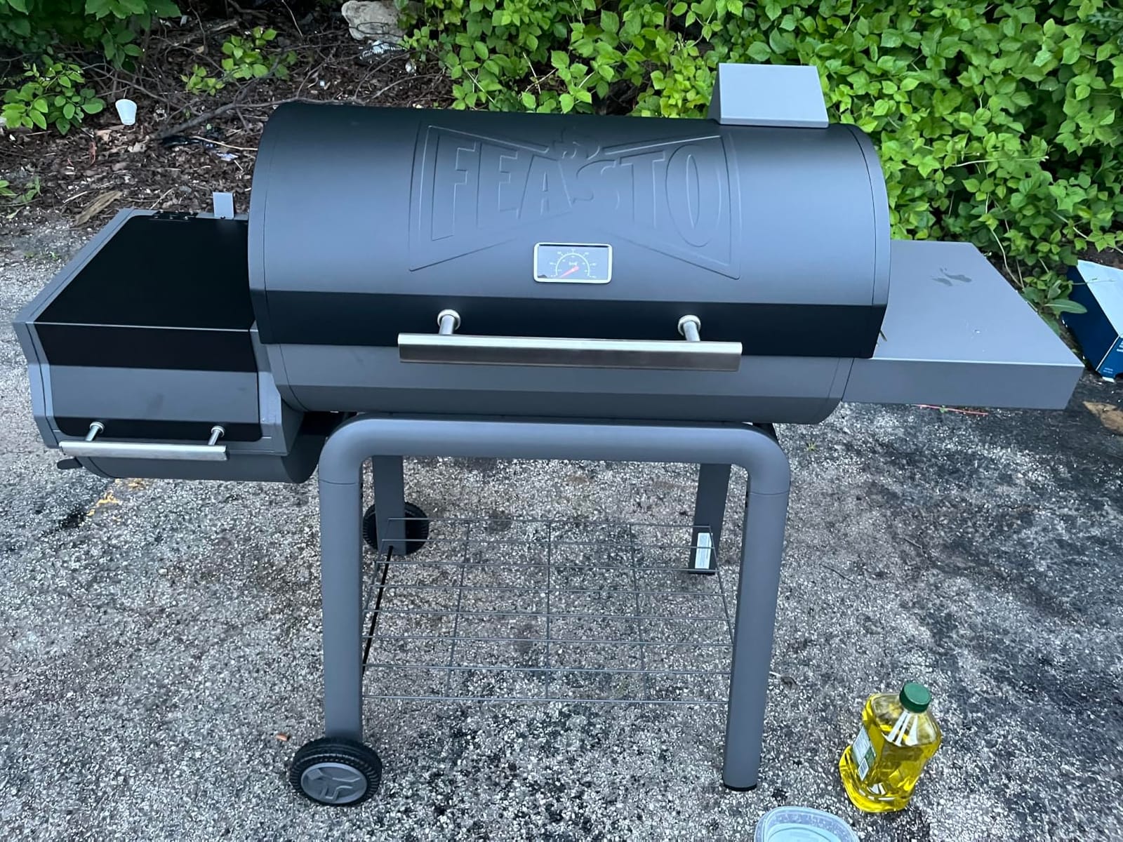 Feasto Heavy-Duty 30-Inch Charcoal Grill with Offset Smoker Grill customer photo 2