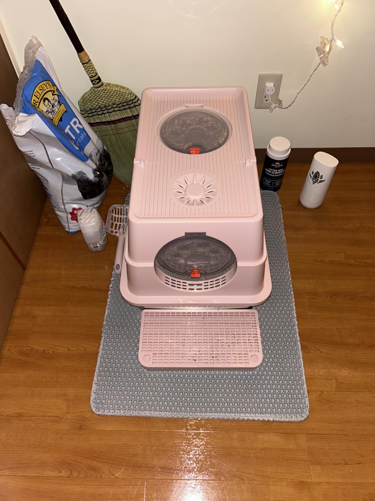 Stainless Steel Litter Box with Lid, XL Extra Large Litter Box, Enclosed Top Entry Metal Litterbox for Big Cat, Easy Cleaning, Anti-Leakage & High Sided with Mat, Aisle & Scoop Black customer photo 1