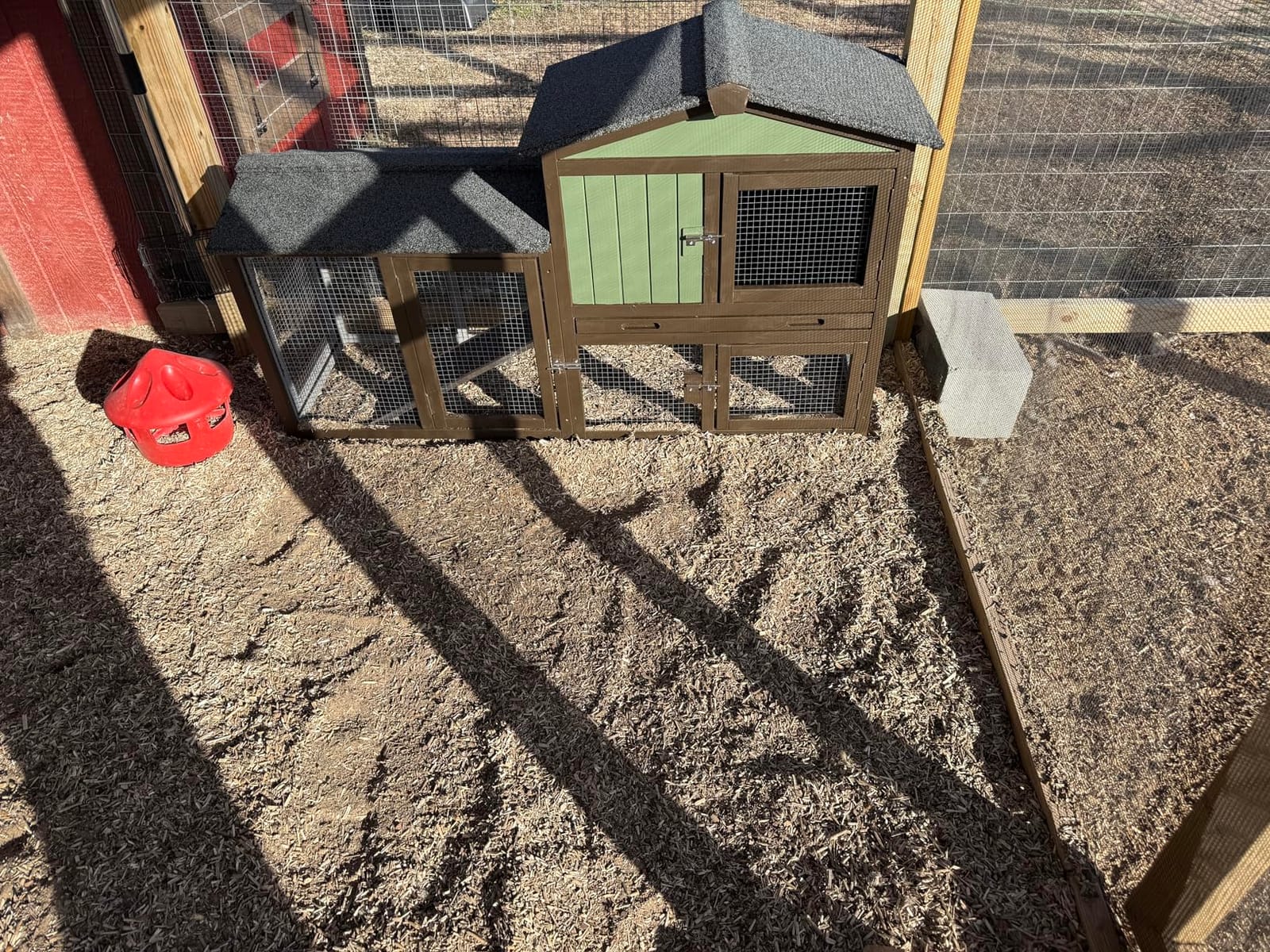 Aivituvin Rabbit Hutch Indoor Bunny Cage Outdoor Bunny House with Wire Floor Leakproof Plastic Tray, Brown customer photo 2