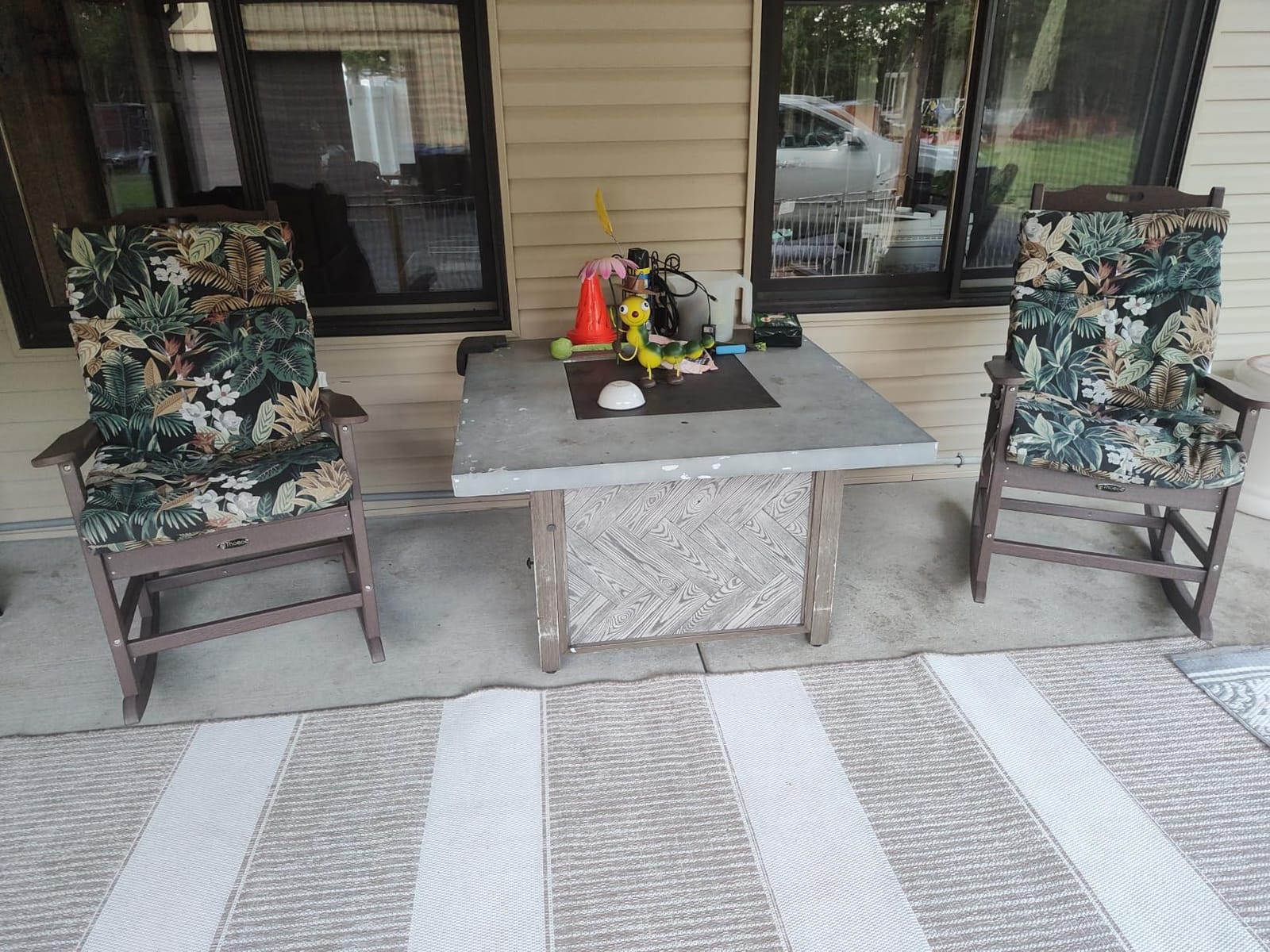 THOEOE Outdoor Rocking Chairs, Oversized Patio Rocking Chair customer photo 2