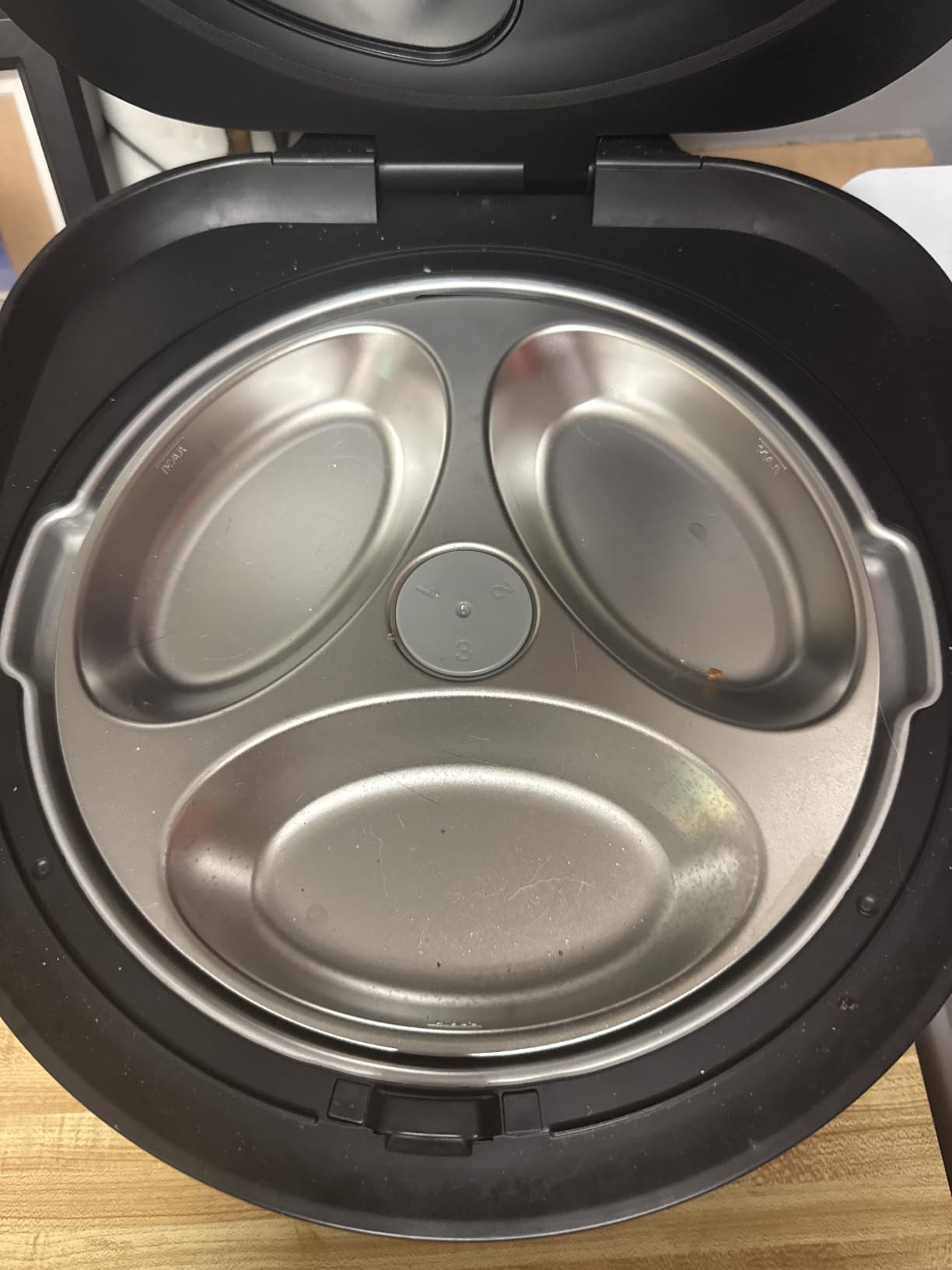 PETLIBRO Automatic Wet Food Cat Feeder 2026 New Version with Semiconductor Cooling, Refrigerated 3 Fresh Meals in 3 Days, App-Controlled Pet Food Dispenser, Stainless Steel Bowl, Easy to Clean customer photo 2